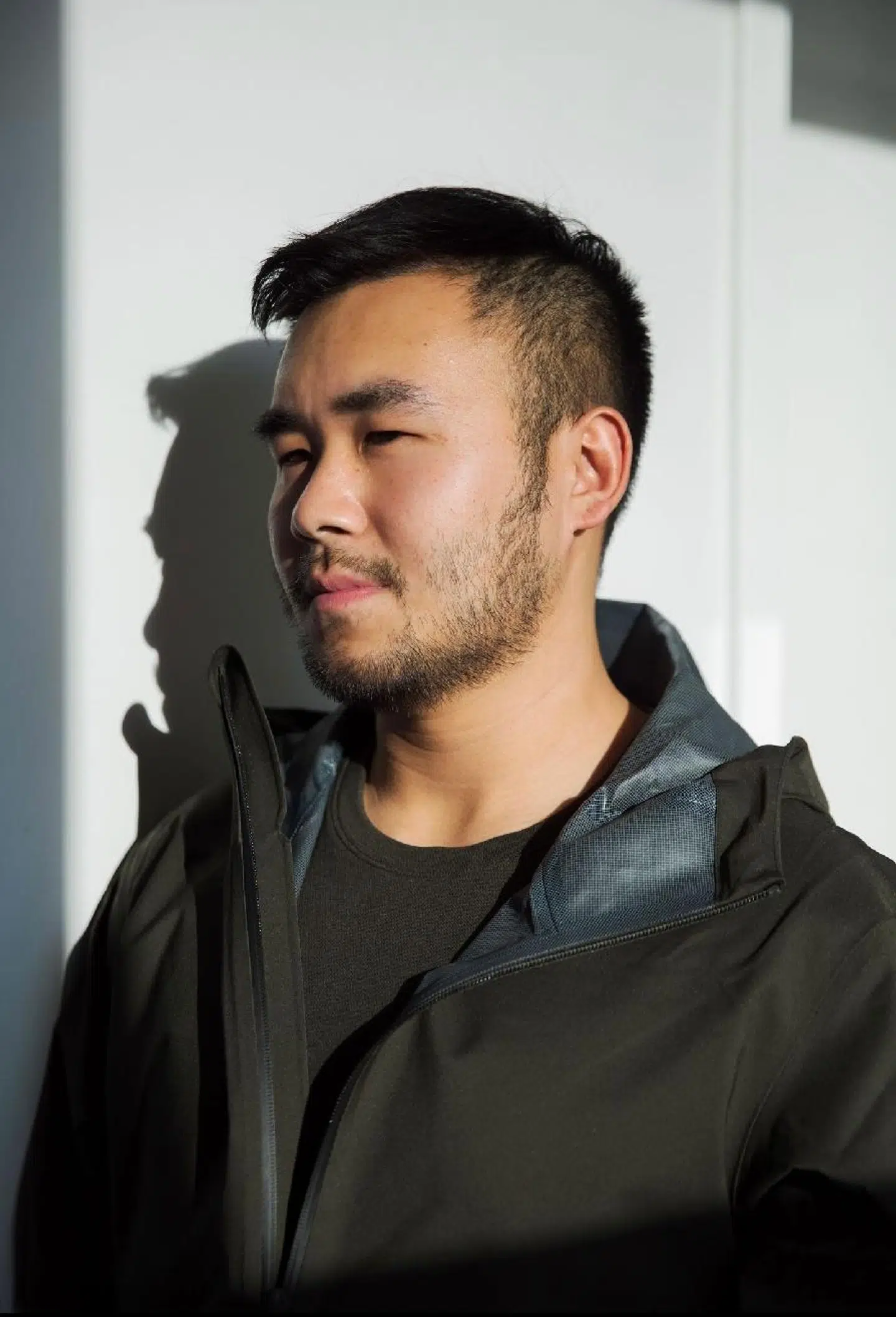 Sam Chengs kinesiskfødte mor blev for nyligt overfaldet ved højlys dag i New York.