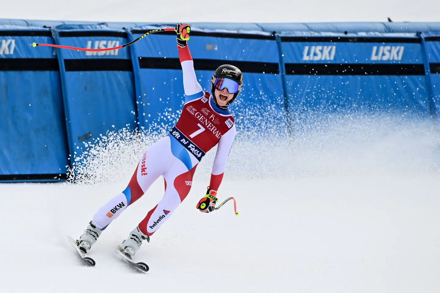Lara Gut-Behrami jubler efter lørdagens nedkørsel på pisten i Val di Fassa. Miguel Medina/Ritzau Scanpix