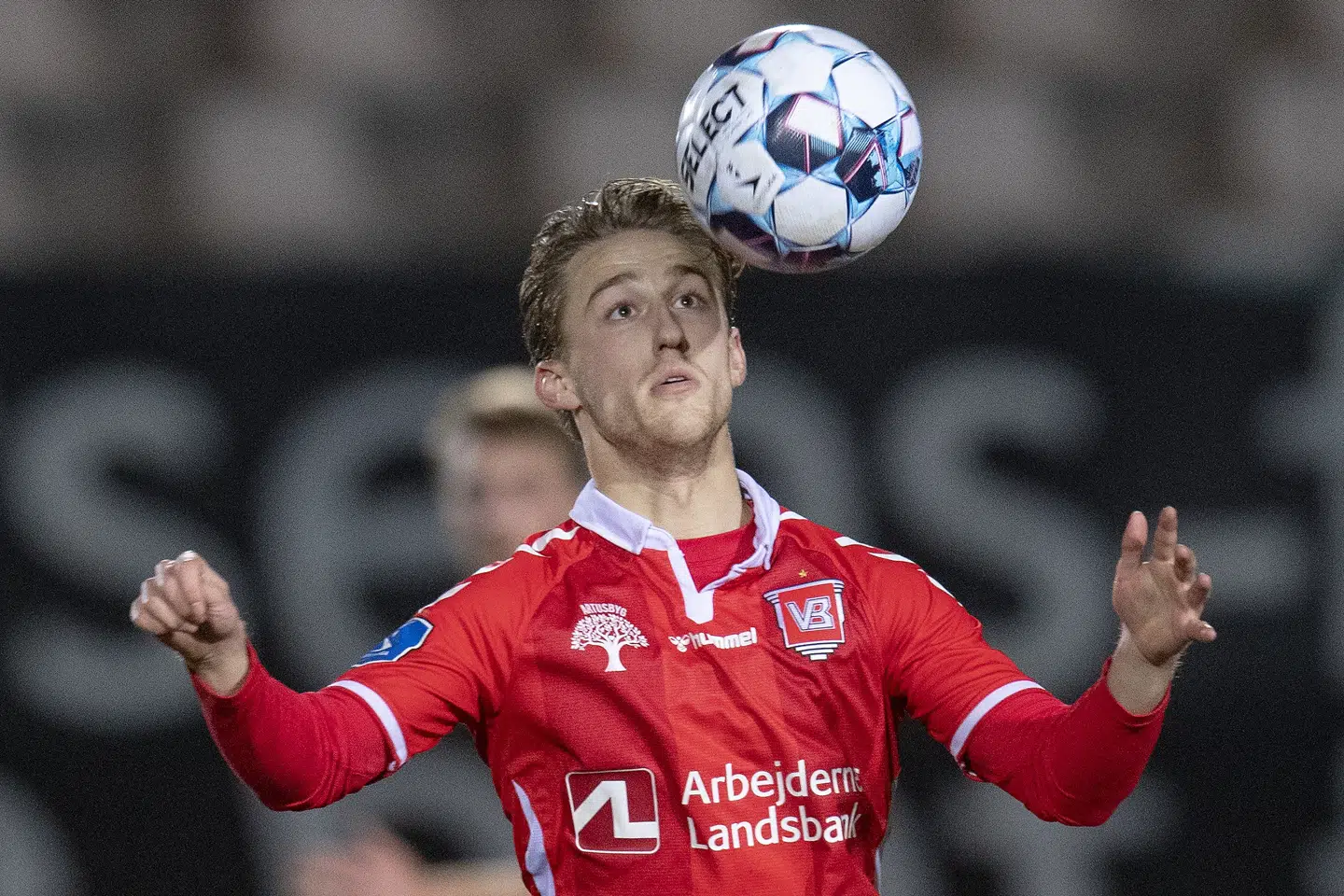 Vejles Arbnor Mucolli ærgrer sig over, at oprykkerne ikke formåede at slå AC Horsens og tage et skridt mod top-6. Bo Amstrup/Ritzau Scanpix