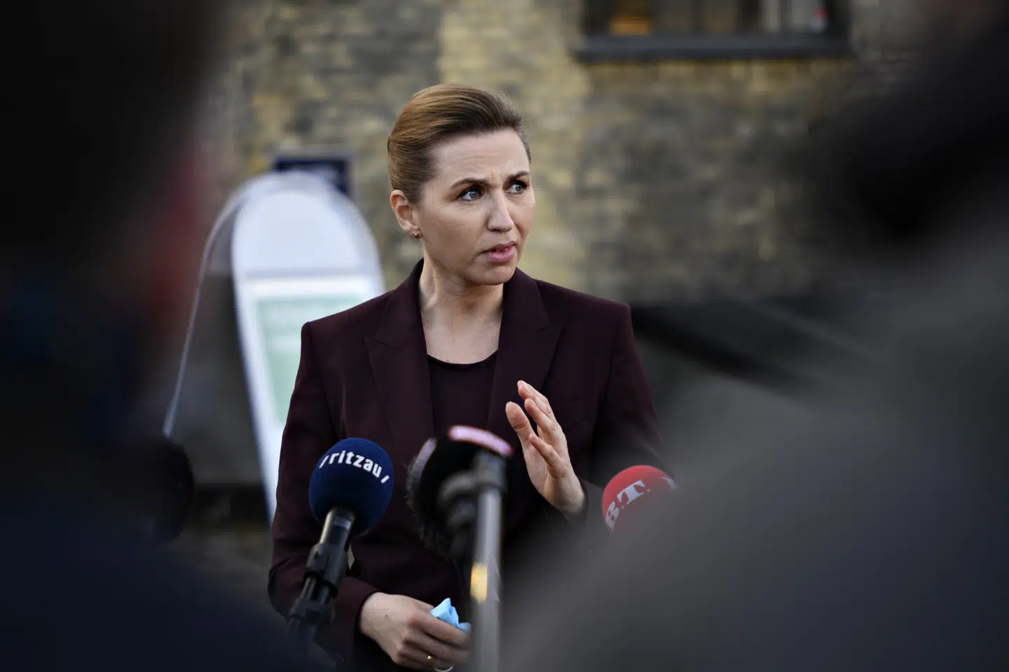 Danmark er villige til at betale andre lande en god pris, hvis de har overskydende coronavacciner, lød det fra statsminister Mette Frederiksen (S) fredag morgen. Philip Davali/Ritzau Scanpix