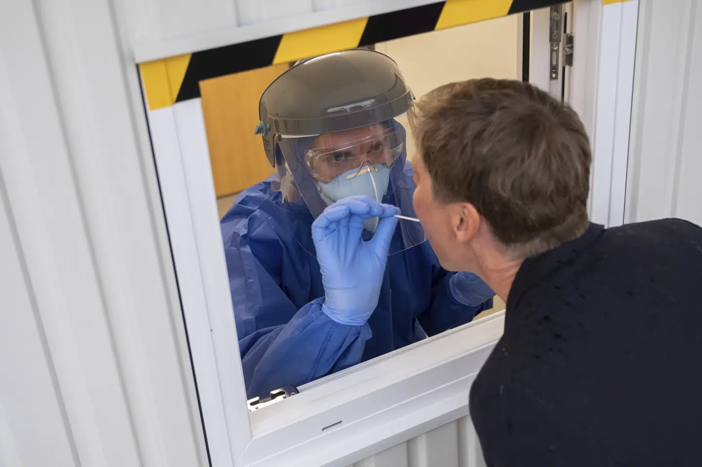 En negativ coronatest er kravet for de elever på ungdomsuddannelser, der fra næste uge har mulighed for at vende tilbage til den fysiske undervisning i Nordjylland, Vestjylland og på Bornholm. (Arkivfoto). Peter Steffen/Ritzau Scanpix