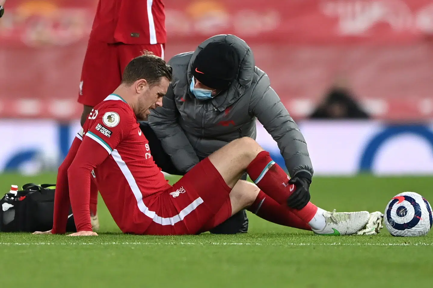 Liverpools Jordan Henderson blev skadet i derbyet mod Everton. Laurence Griffiths/Reuters