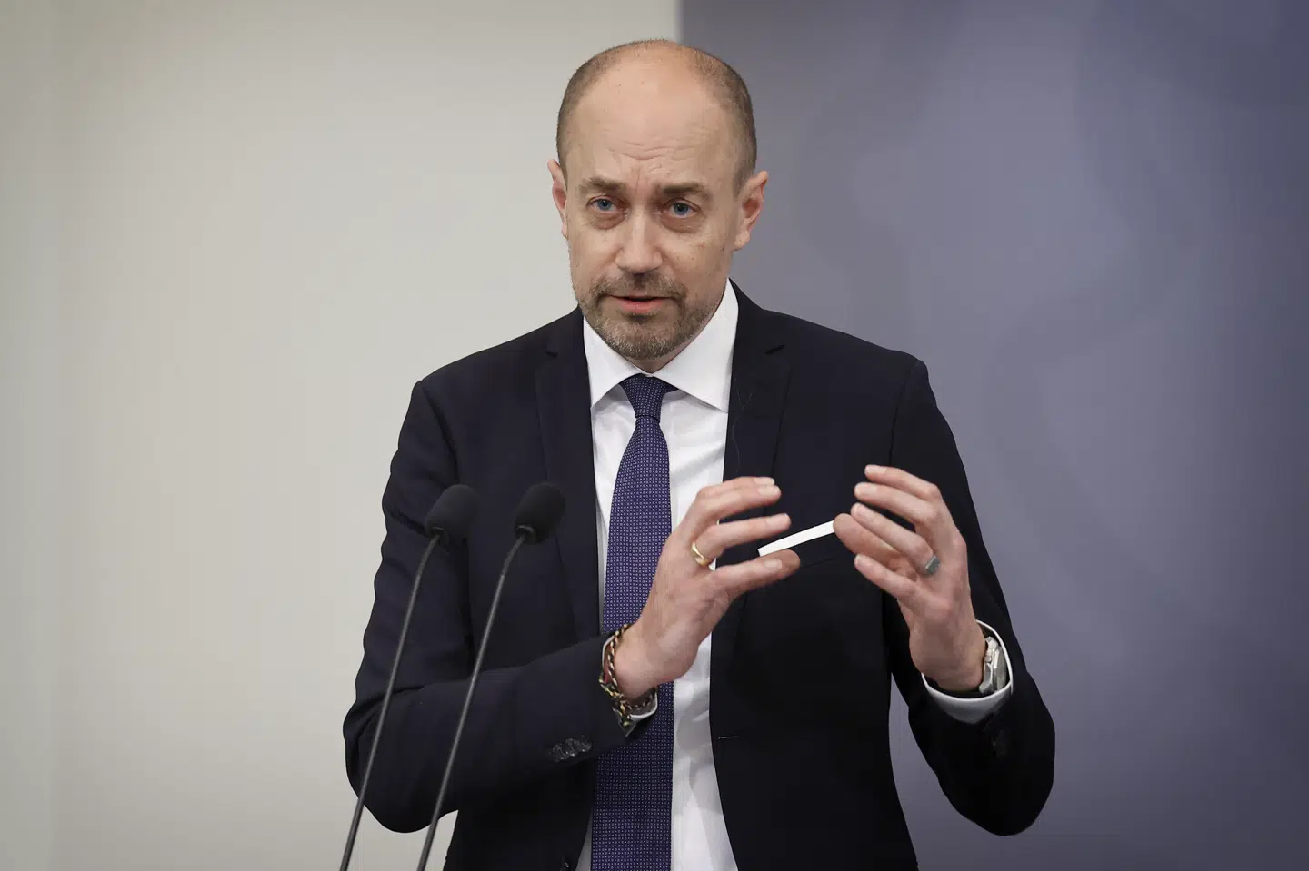 - Der er blevet regnet på det, som er kommet fra eksperter trivselseksperter, økonomer og virologer. De har sagt: Den her rækkefølge skal vi have regnet på, sagde Heunicke på et pressemøde onsdag aften om genåbningsplanen. Jens Dresling/Ritzau Scanpix