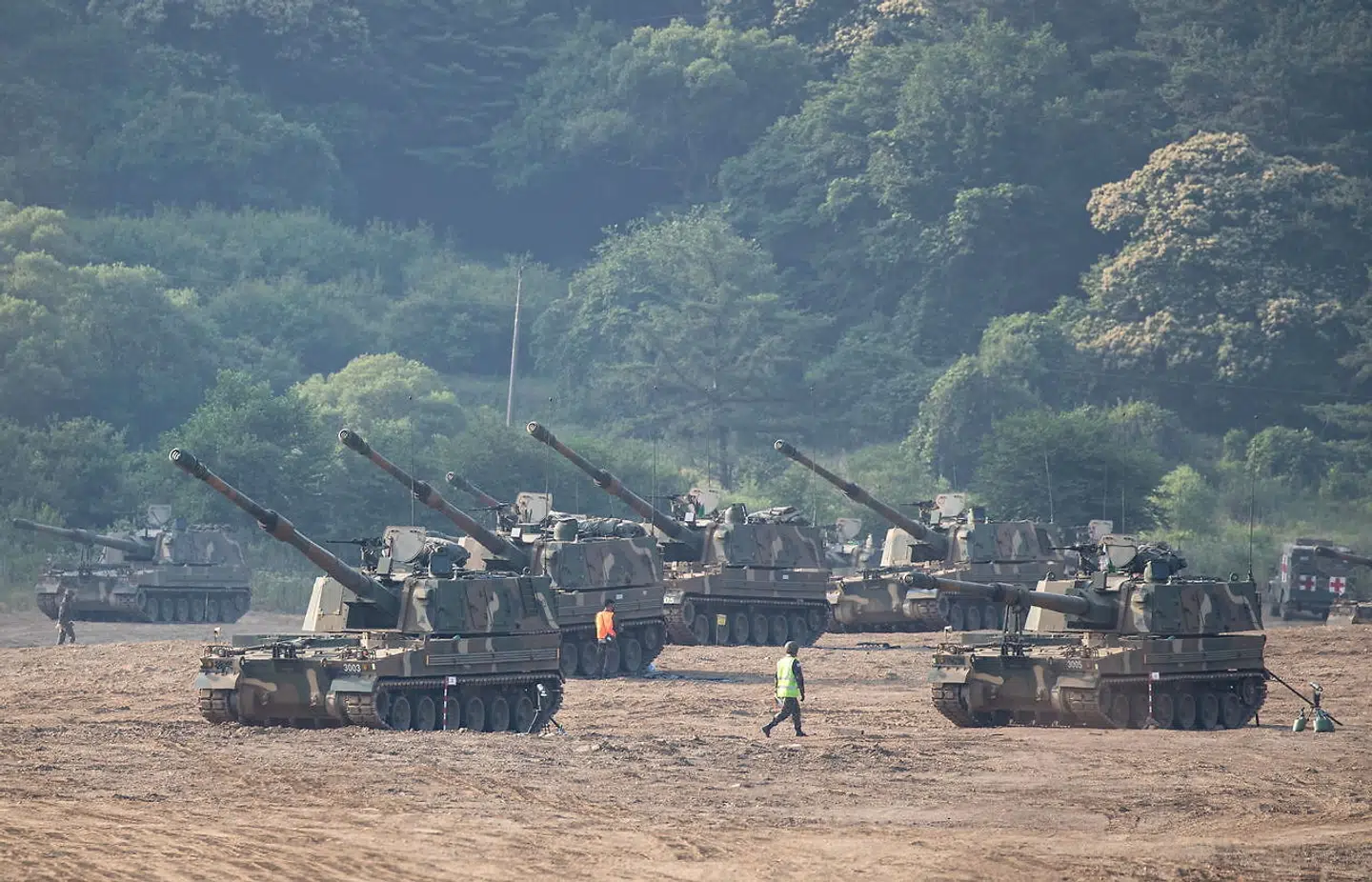 Selvkørende artilleri fra Sydkorea under en øvelse nær den demilitariserede zone.