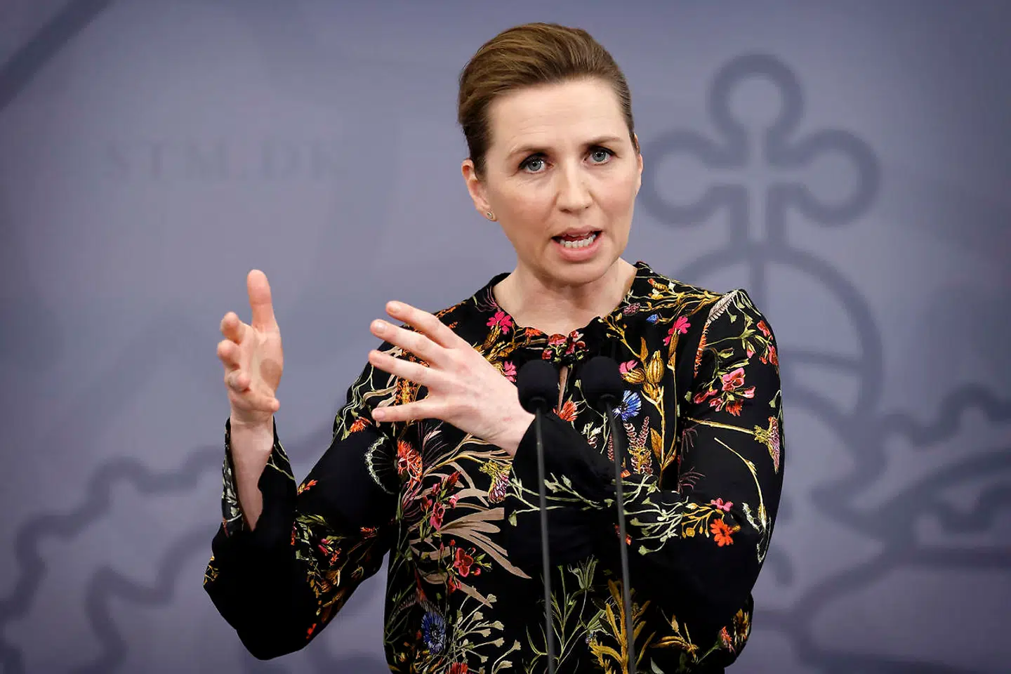 Statsminister Mette Frederiksen (S) under pressemødet i Spejlsalen i Statsministeriet i København 24. februar 2021. Regeringen holder onsdag pressemøde i forbindelse med situationen omkring corona/covid-19. Tidligere på dagen blev det udmeldt, at regeringen har indgået en aftale om første fase af en genåbning. **Pooldækning: Kan anvendes vederlagtfrit til redaktionel omtale. Dækningen er leveret af Politiken**. (Foto: Jens Dresling/Scanpix 2021)