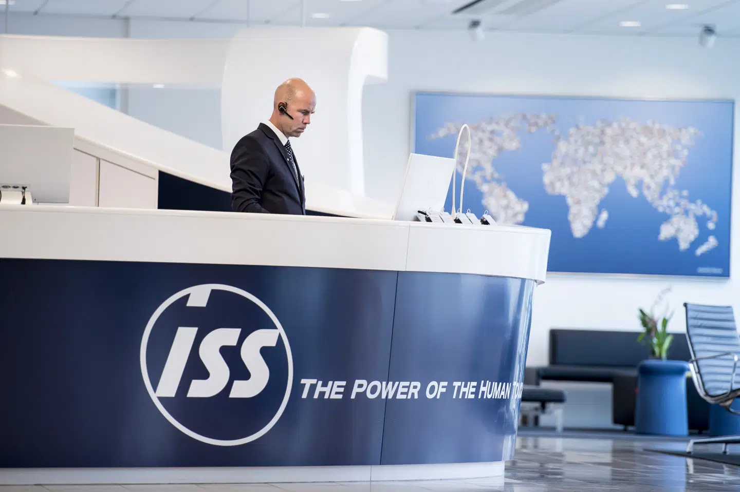 ISS er målt på omsætning i top ti over landets største virksomheder. Hvis man ser på antallet af ansatte, er ISS med knap 400.000 ansatte den største danske virksomhed. Mads Claus Rasmussen/Ritzau Scanpix