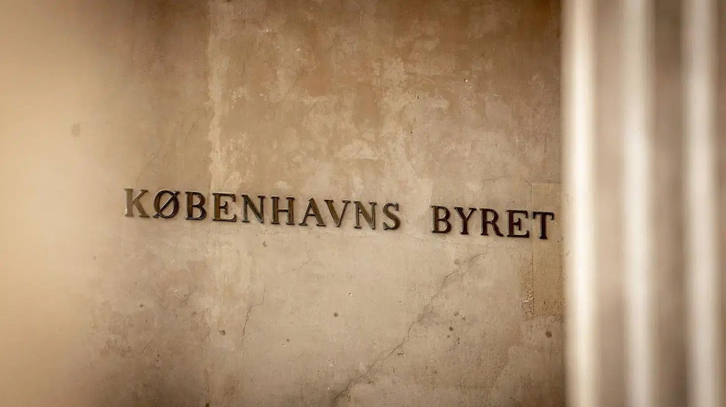 Den 74-årige kvinde er blevet udvist.