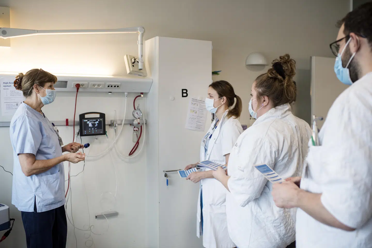 Ifølge en ekspertgruppe hos Statens Serum Institut (SSI) vil antallet af indlagte med coronavirus kunne stige til knap 900 i april, når man genåbner dele af samfundet. I øjeblikket er der 247 indlagte. (Arkivfoto) Tim Kildeborg Jensen/Ritzau Scanpix