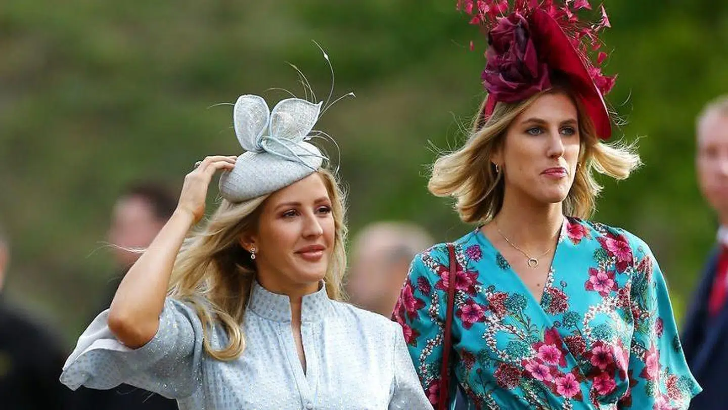 Ellie Goulding er gode venner med den britiske princess Eugenie og deltog blandt andet i hendes bryllup i 2018.