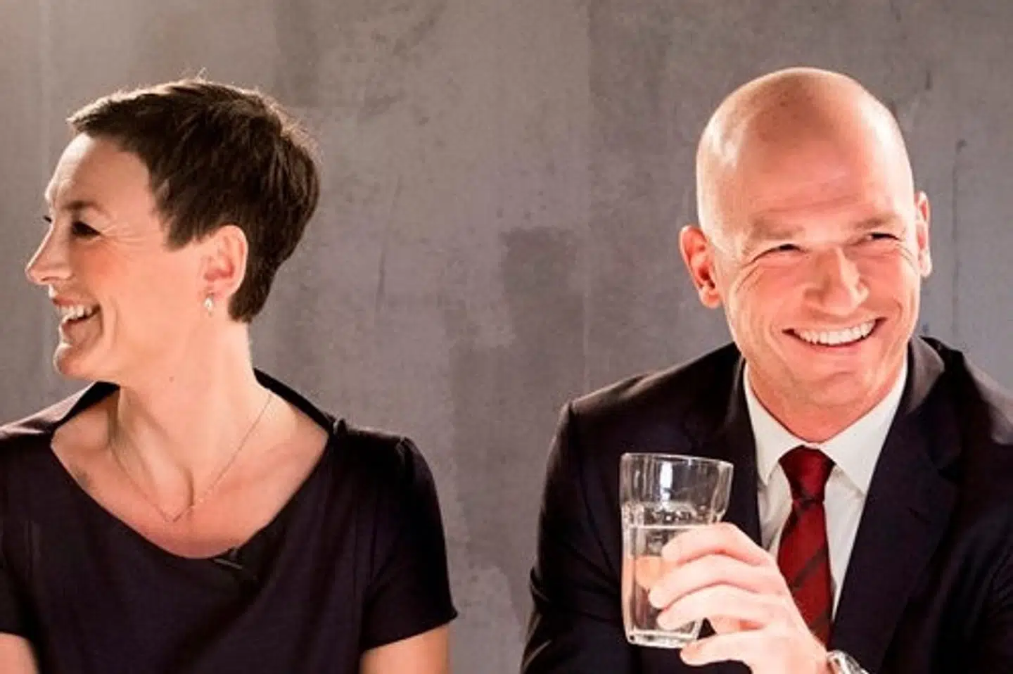 - Janni og Lasse har en fantastisk kemi indbyrdes - og de forvalter deres stærke håndværk med lune og gode grin. Den kombination passer rigtig godt til Go' aften Live, siger redaktør for Go' aften Live Henriette Ladegaard-Pedersen. (Arkivfoto) TV2/Free