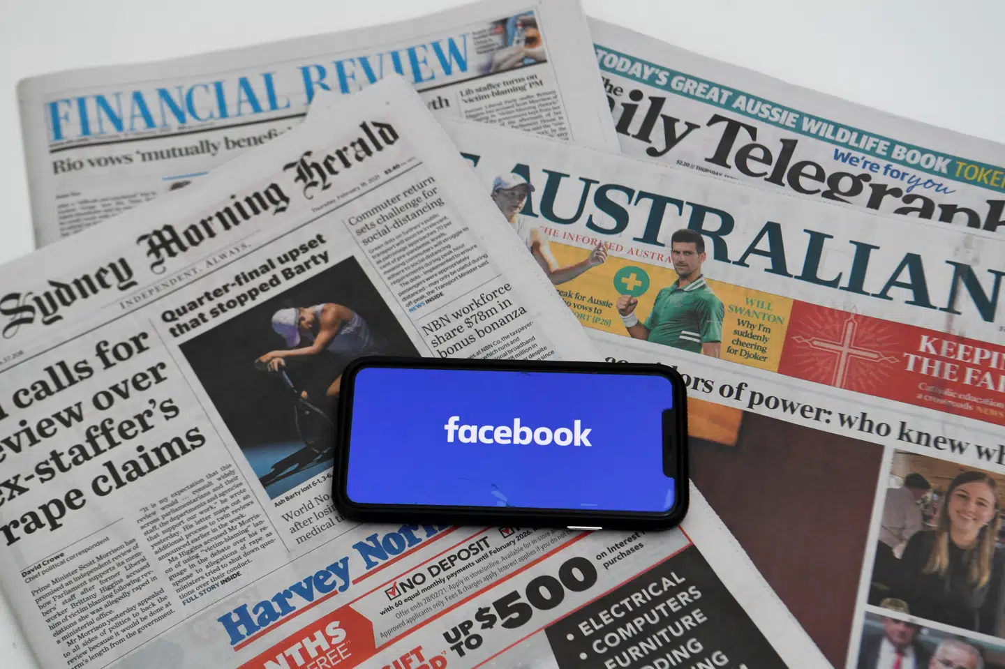 Australiere har i en uge ikke kunnet læse og dele nyheder på Facebook, efter at selskabet har blokeret for adgangen på grund af en pengestrid med den australske regering. (Arkivfoto) Stringer/Reuters