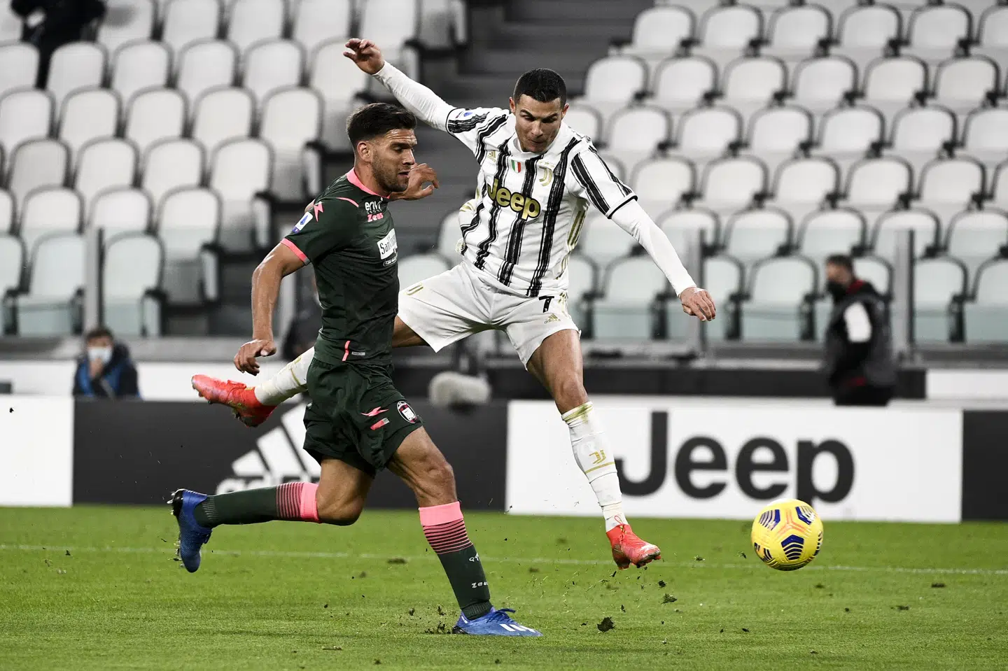 Cristiano Ronaldo scorede to mål mod Crotone og topper nu topscorerlisten med 18. Marco Alpozzi/Ritzau Scanpix