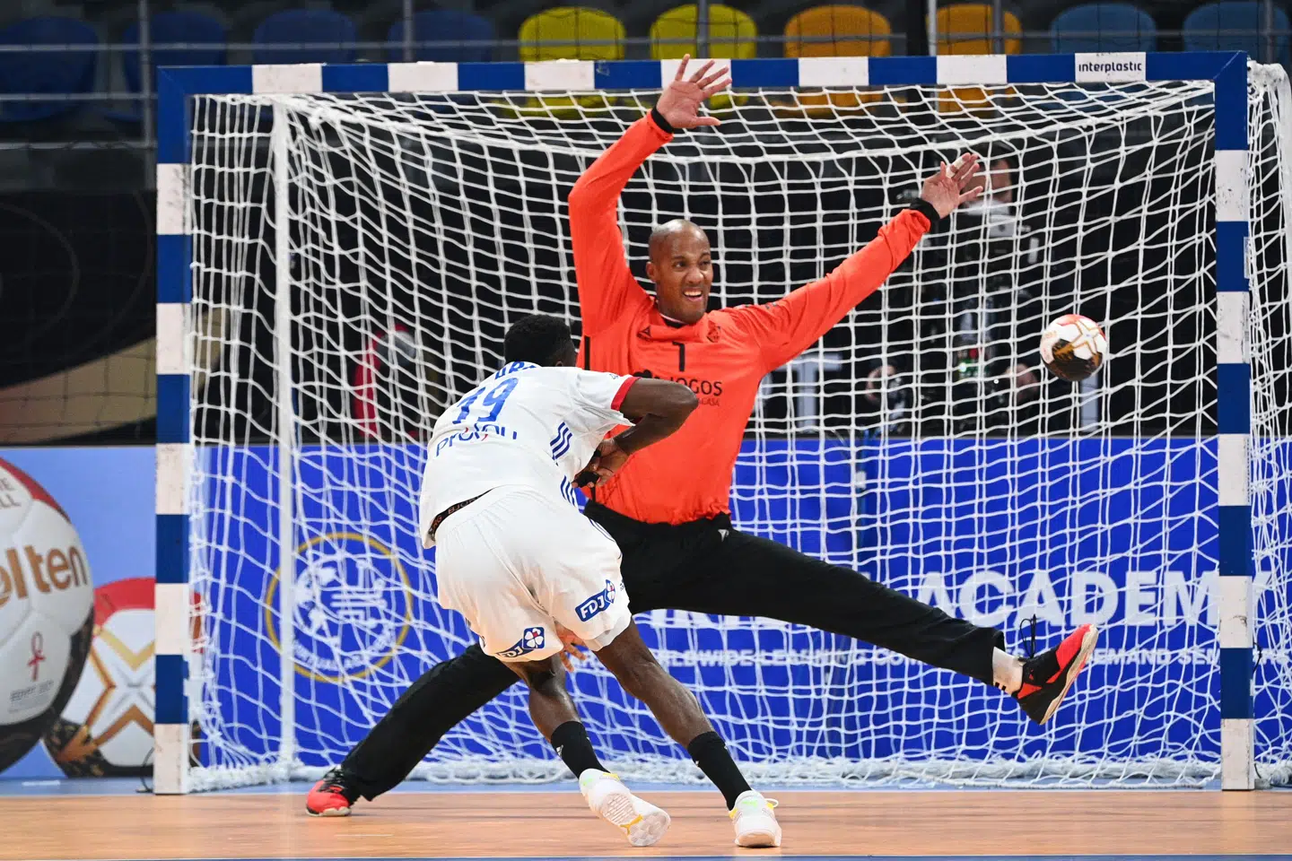 Alfredo Quintana reddede 34 ud af 140 skudforsøg under VM i januar. Anne-Christine Poujoulat/Reuters