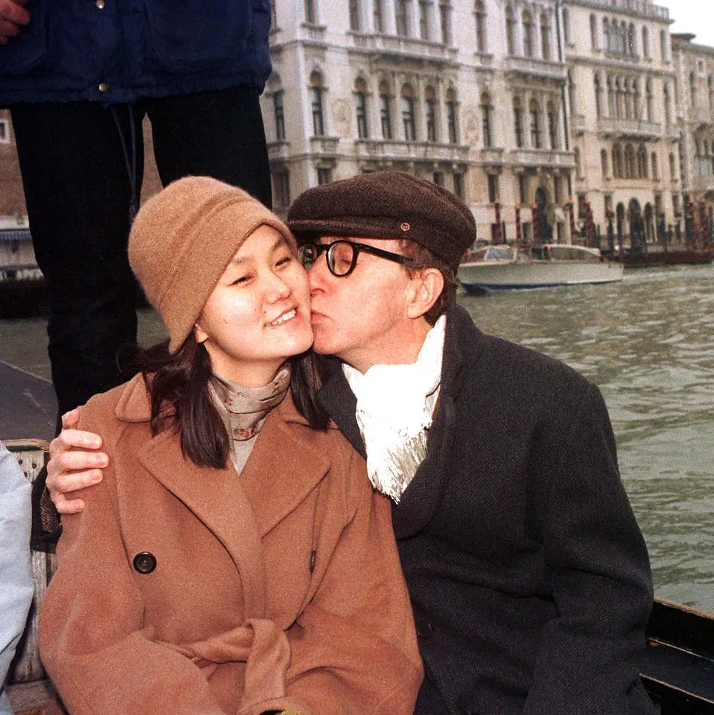 Woody Allen og Soon-Yi Previn blev hemmeligt gift i Venedig i 1997. Dengang var instruktøren 62. Hustruen 27.