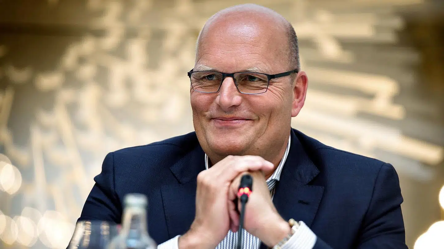 Saxo Bank og Bjarne Riis hænger sammen i danskernes cykelbevidsthed, men nu er storbanken blevet sponsor for et tysk team.