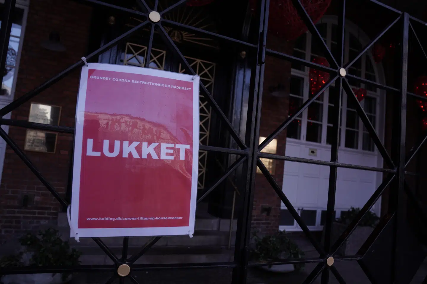 Institutioner og skoler i Kolding by er lukket grundet et udbrud af coronasmitte. Men smittetallene er faldende, påpeger borgmester Jørn Pedersen (V). Han tror på, at kommunen kan blive en del af den kommende genåbning - muligvis med en lille forsinkelse. (Arkivfoto). Claus Fisker/Ritzau Scanpix