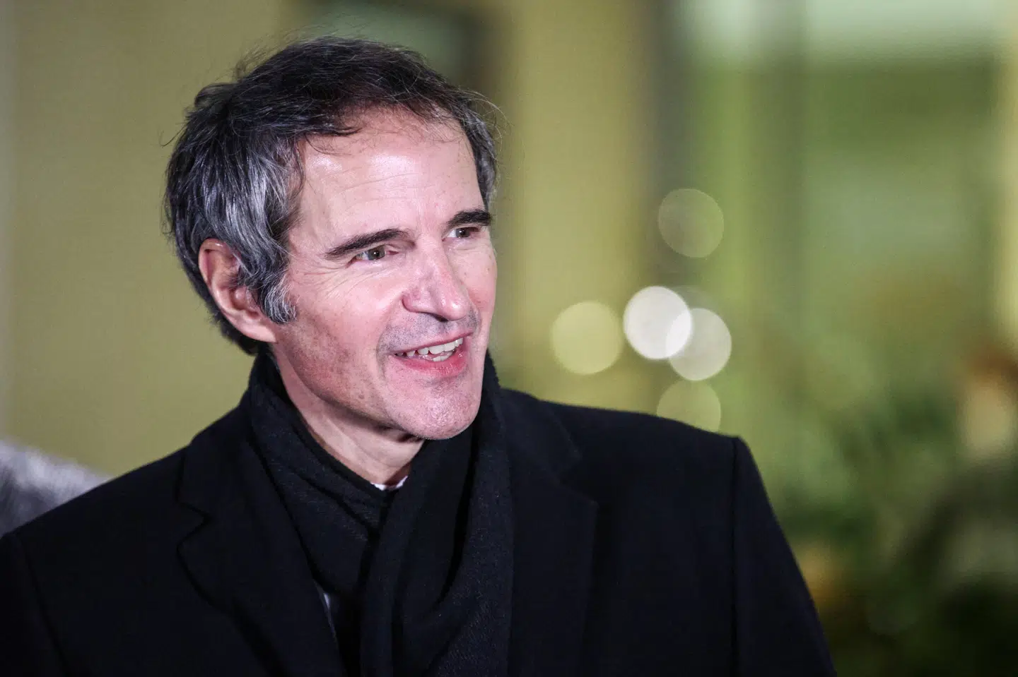 IAEA's generaldirektør, Rafael Grossi, da han søndag aften mødtes med pressen i Wien. Lisi Niesner/Reuters