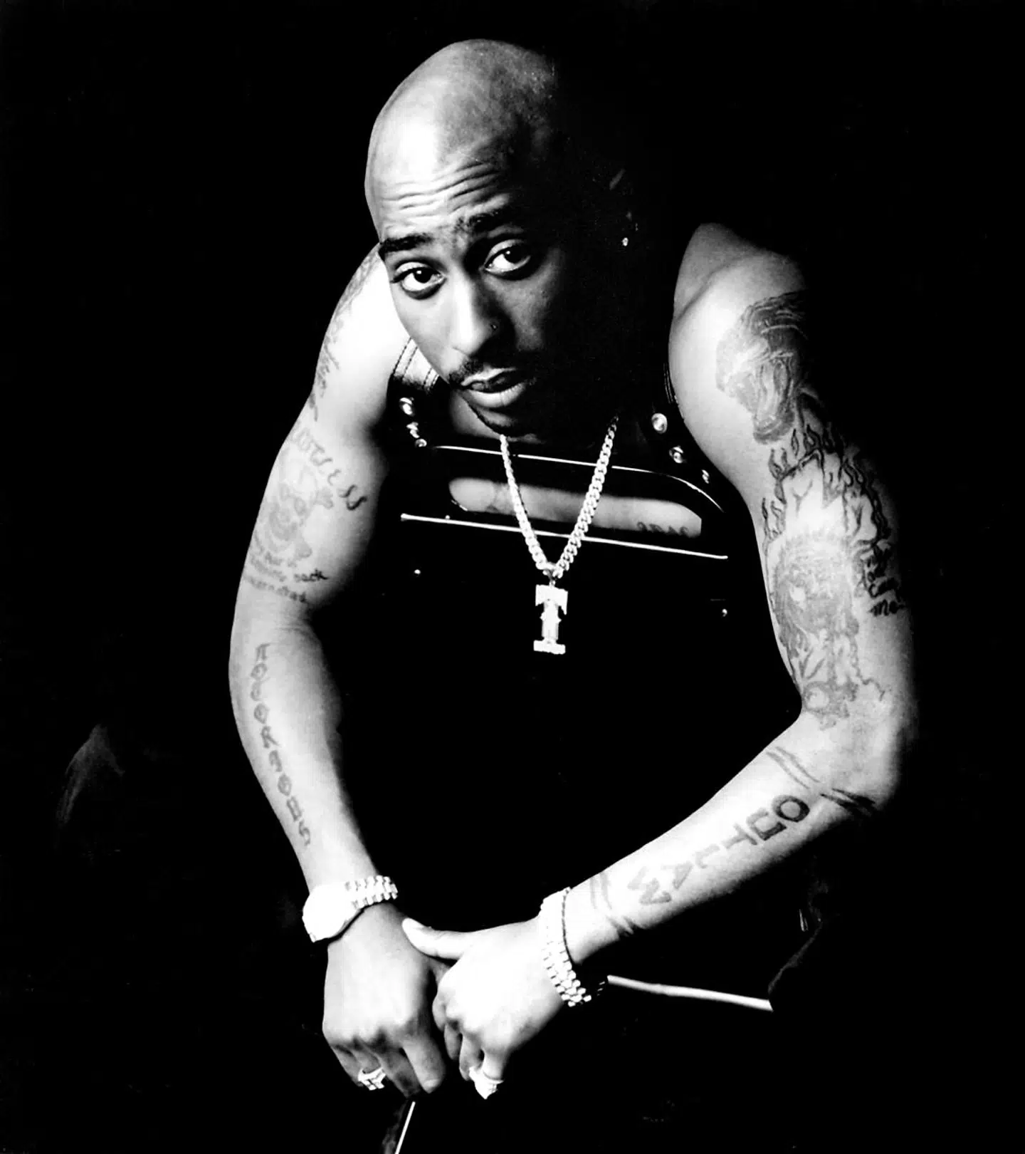 Rapperen Tupac blev produceret af Carsten Schack og Kenneth Karlin. To rtier efter sin død er Tupac stadig én af verdens største stjerner.