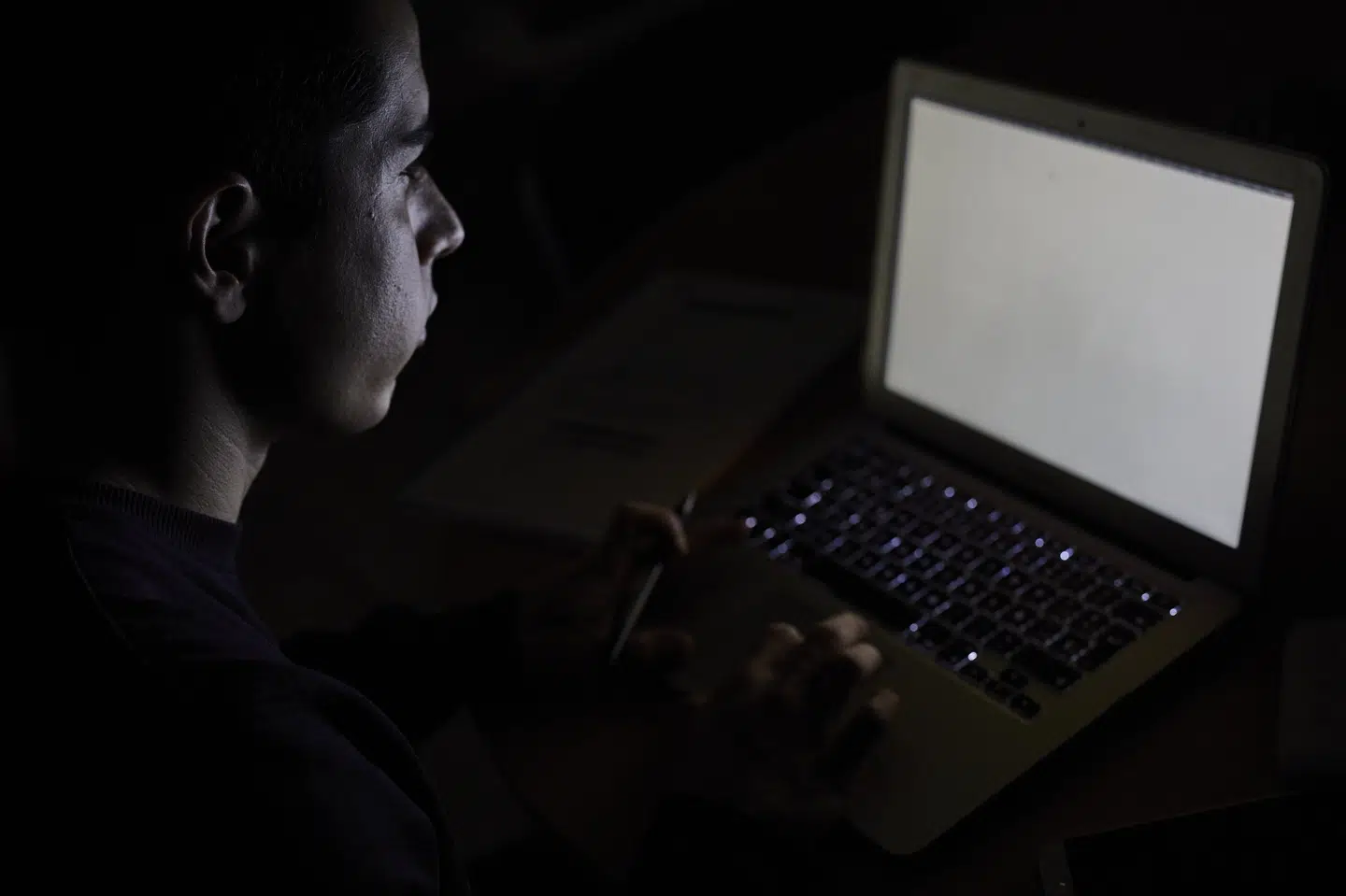 Pensionsselskabet Danica har lanceret en online tjeneste, der gør det muligt at tale med en læge eller psykolog via nettet. Ambitionen er, at det skal tage problemerne i opløbet, inden de vokser sig store og sætter sig som for eksempel angst og depression. (Genrefoto). Jesús Hellín/Ritzau Scanpix