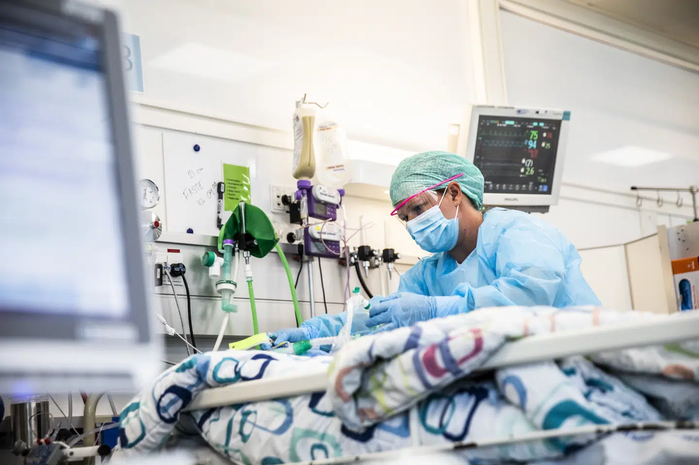 Der er markant færre danskere indlagt med corona på landets hospitaler end for bare halvanden måned siden. (Arkivfoto) Ólafur Steinar Gestsson/Ritzau Scanpix