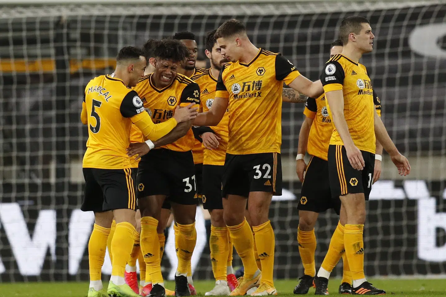 Adama Traoré lignede en mand, der havde ondt, efter han havde været stærkt medvirkende til en Wolverhampton-sejr. Darren Staples/Ritzau Scanpix