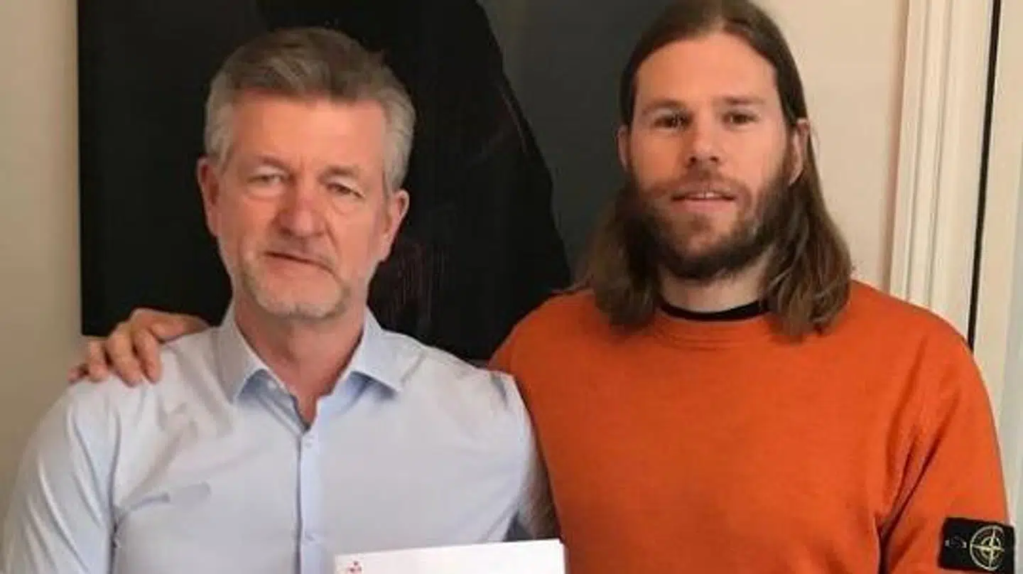 Sådan så det ud, da Mikkel Hansen blev præsenteret i Aalborg Håndbold af direktør Jan Larsen.
