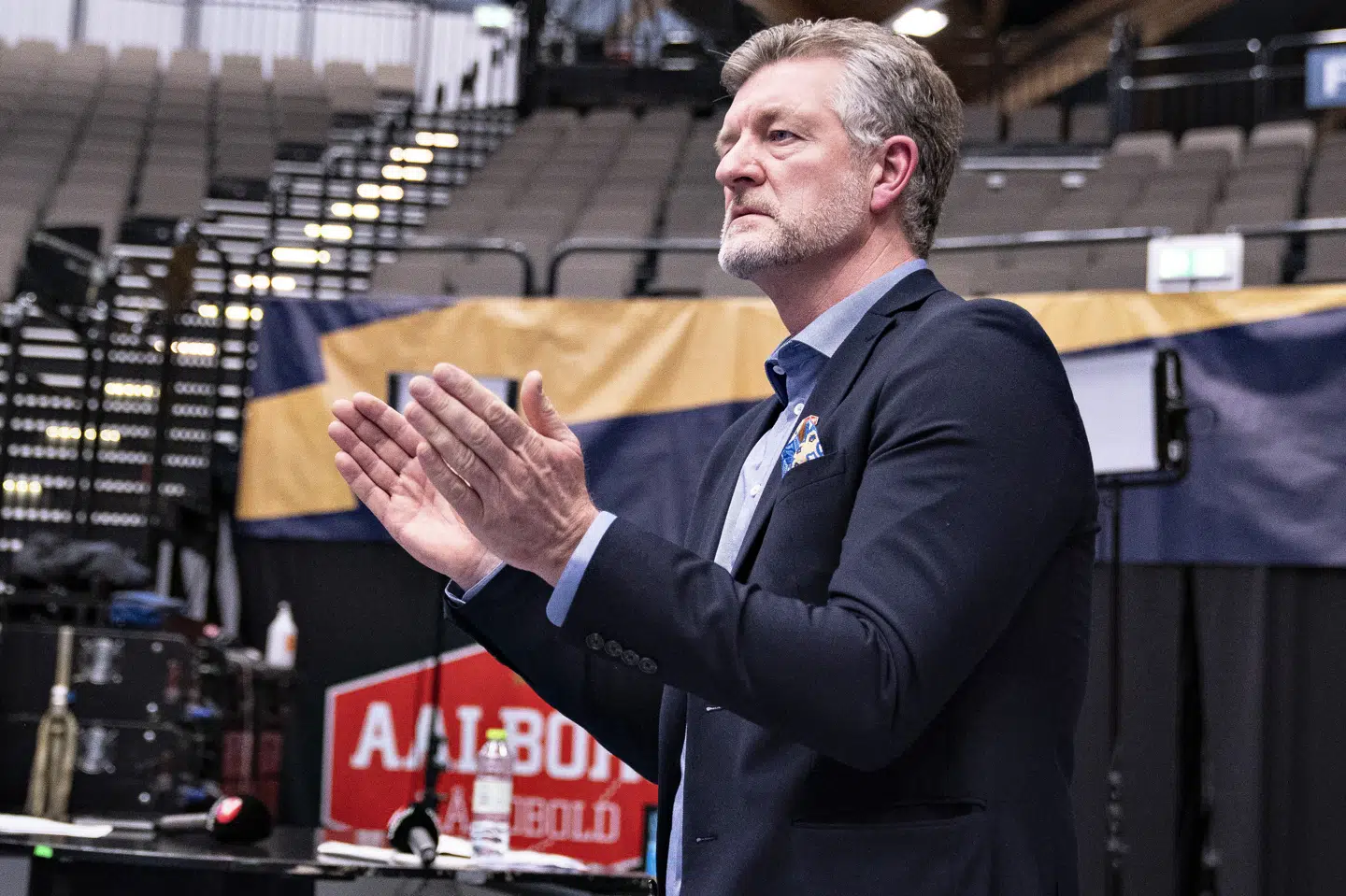 Aalborg-direktør Jan Larsen har hentet Mikkel Hansen ind som frontfigur for en sportslig satsning i de kommende år. Henning Bagger/Ritzau Scanpix