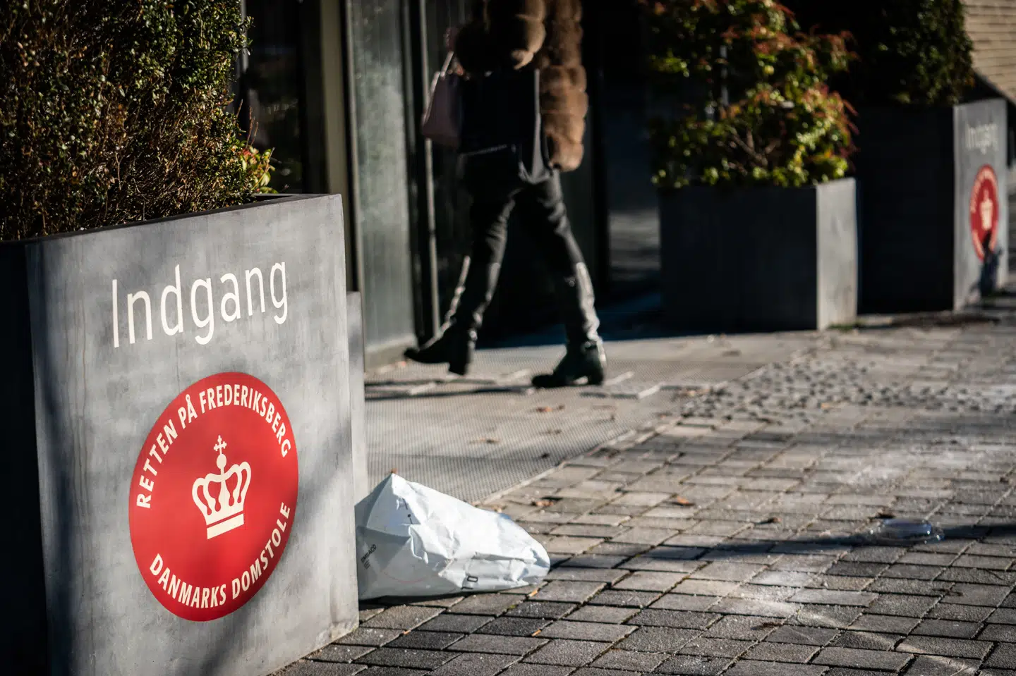 En 16-årig fik fængselsstraf for at have været i besiddelse af en revolver, der senere blev brugt i et drab. (Arkivfoto) Emil Helms/Ritzau Scanpix