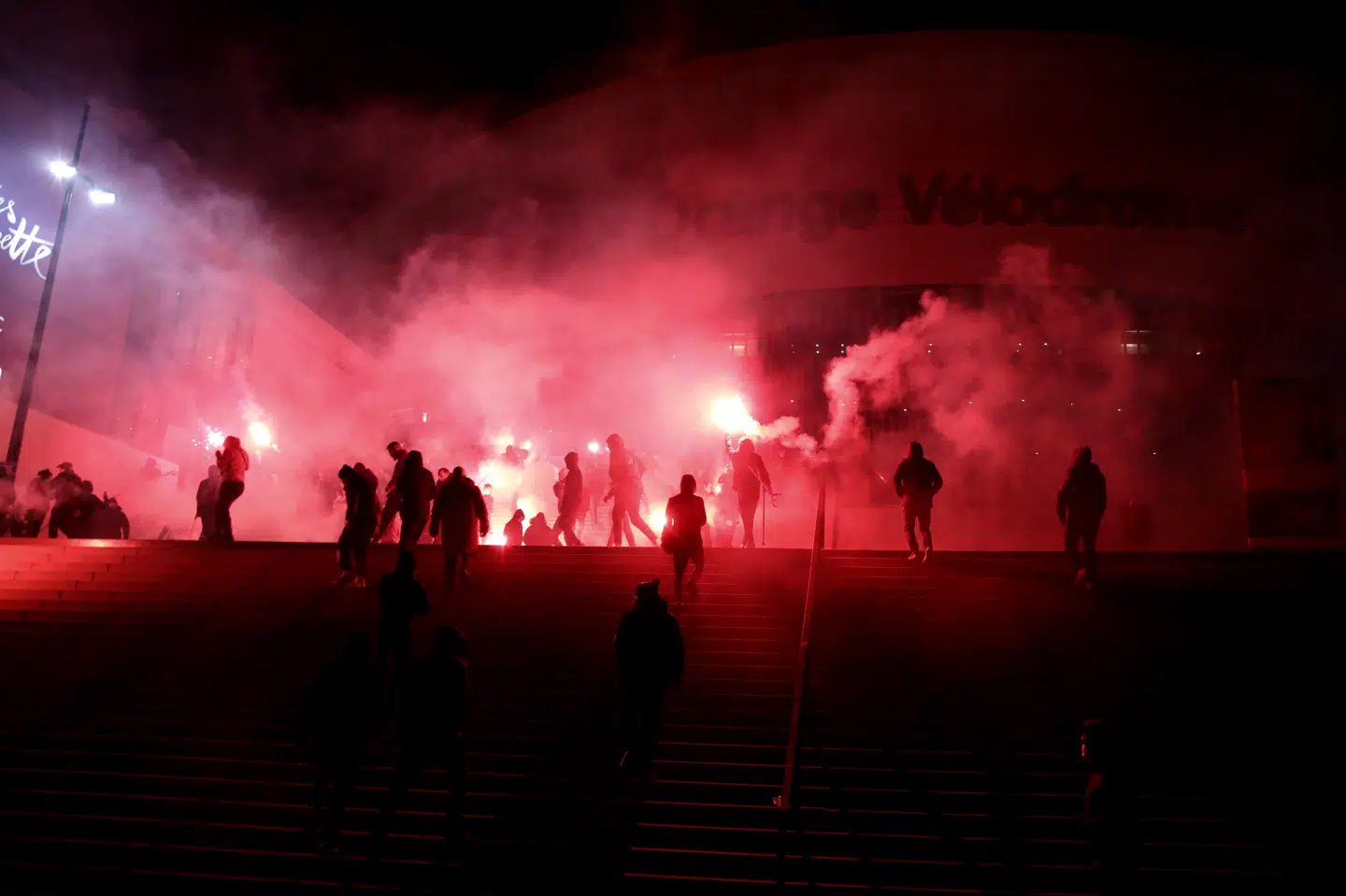 Protesterne mod Marseille-ledelsen har stået på i længere tid. Her ses Marseille-fans under en protest før Ligue 1-kampen mod Montpellier. Daniel Cole/Ritzau Scanpix