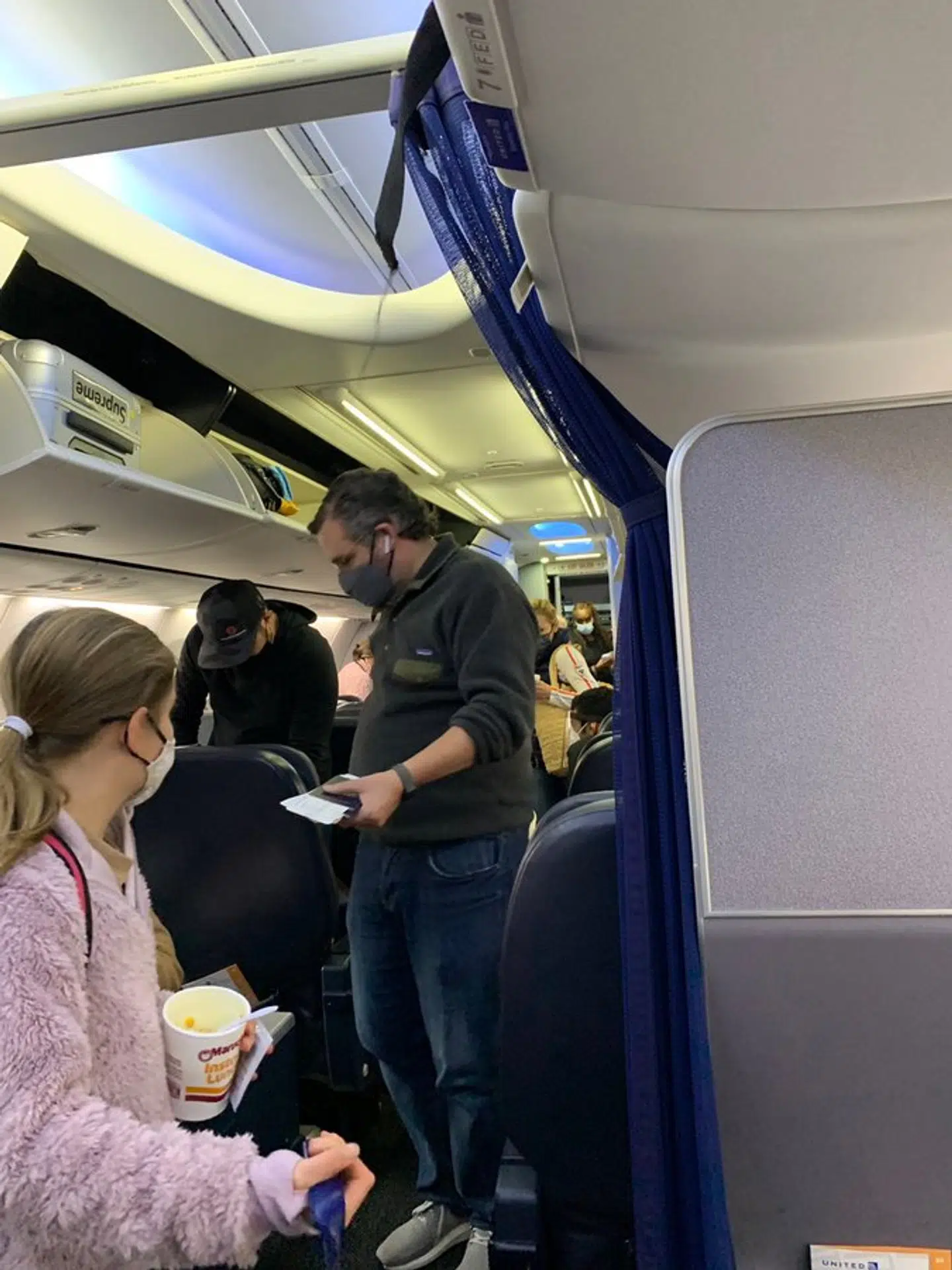 Afsløret. Ted Cruz på vej til Mexico – midt i hjemstatens frost- og snekatastrofe
