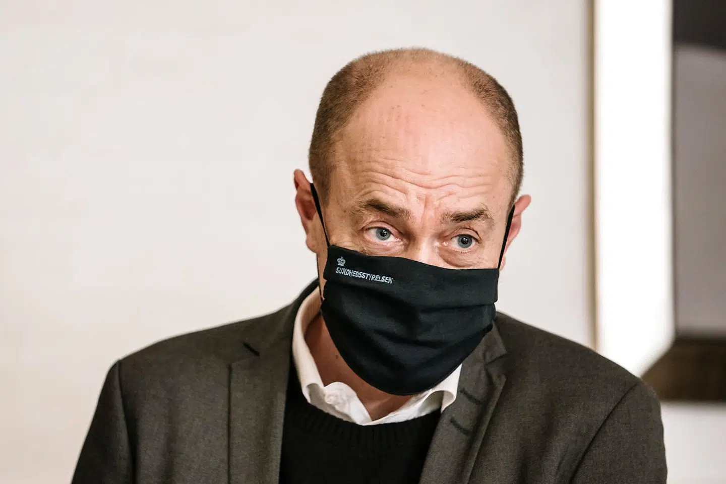 Sundhedsminister Magnus Heunicke ankommer til åbent samråd. Sundhedsminister Magnus Heunicke (S) er i samråd om anvendelse af smitteopsporing via spildevand til bekæmpelse af covid-19 tirsdag den 9. februar 2021