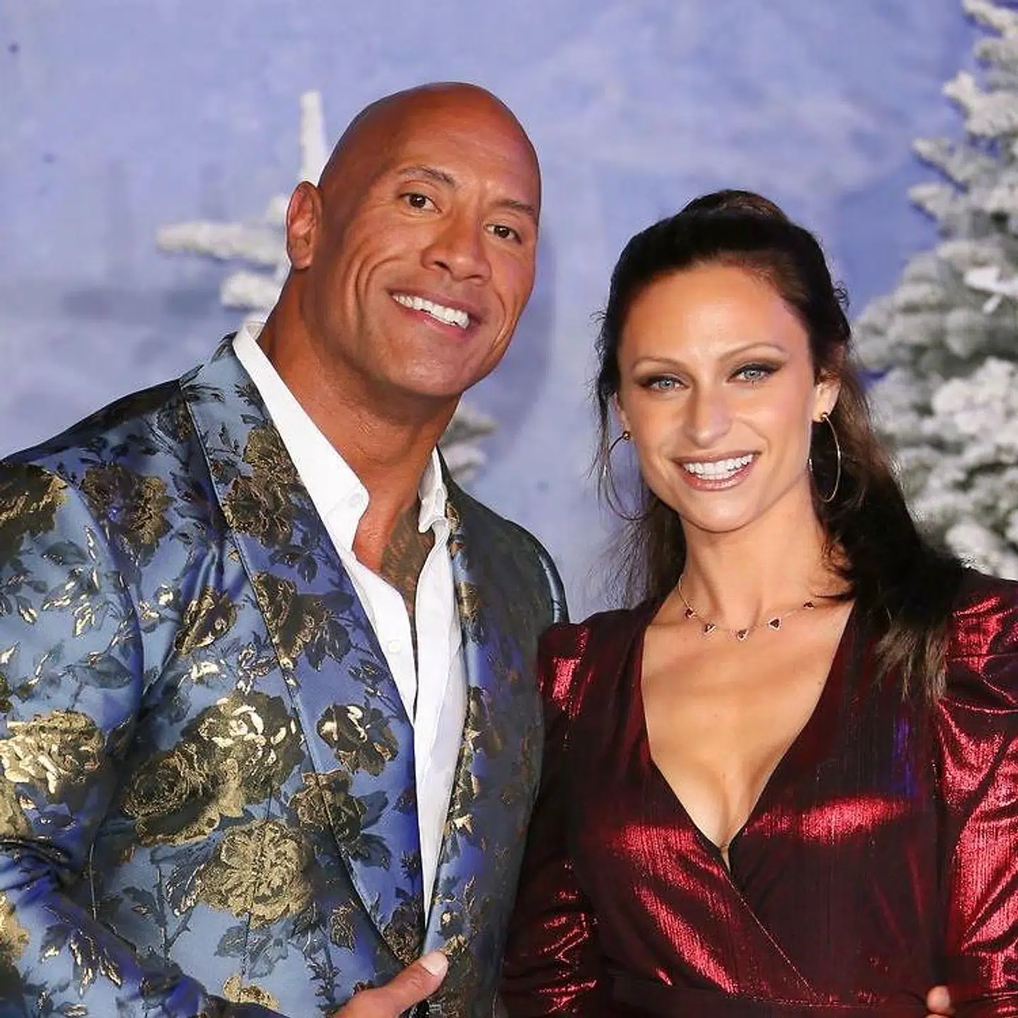 Dwayne Johnson sammen med sin kone, Lauren Hashian ved en tidligere rød løber-begivenhed.