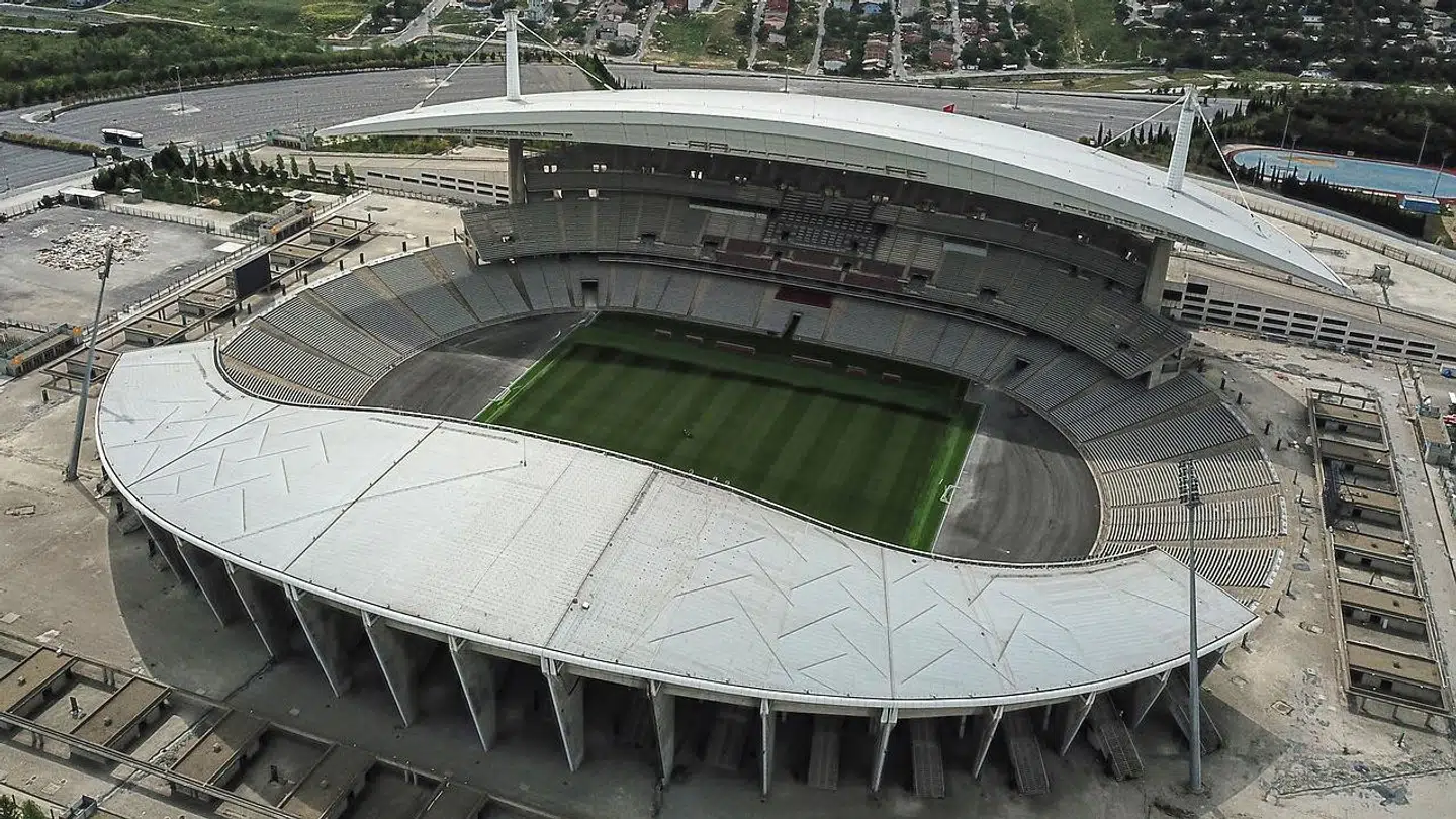 Det olympiske stadion i Istanbul kan blive fyldt med tusindvis af tilskuere til årets Champions League-finale.