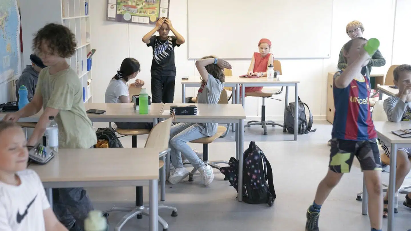 Mange børn i 5.-8. klasse glæder sig til denne hverdag igen. Men regeringen har slet ikke bedt Statens Serum Institut om at regne på, hvad det vil betyde for smittetrykket.