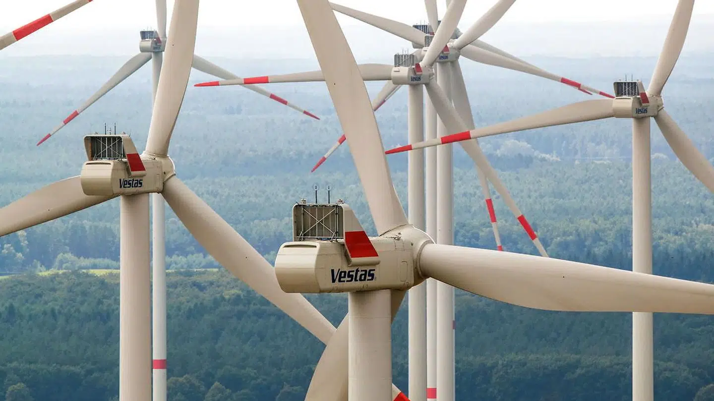 Vestas fyrer igen ansatte.