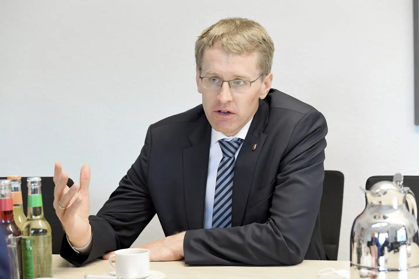Slesvig-Holstens ministerpræsident, Daniel Günther (CDU), præsenterede onsdag nye coronastramninger i Flensborg (Arkivfoto). Carsten Rehder/Ritzau Scanpix