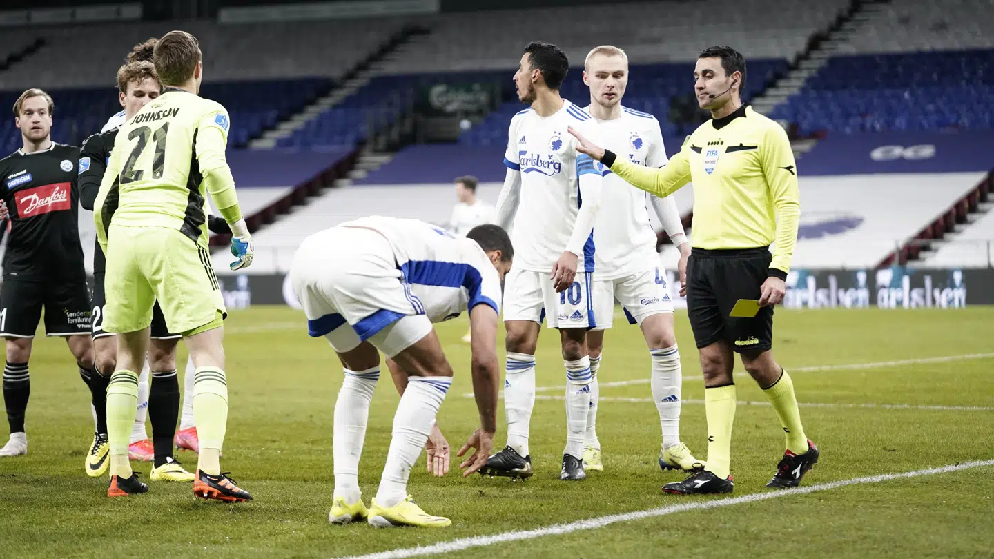 Dommer Sandi Putros fik en hovedrolle, da han dømte tre omstridte straffespark i kampen mellem FC København og Sønderjyske.