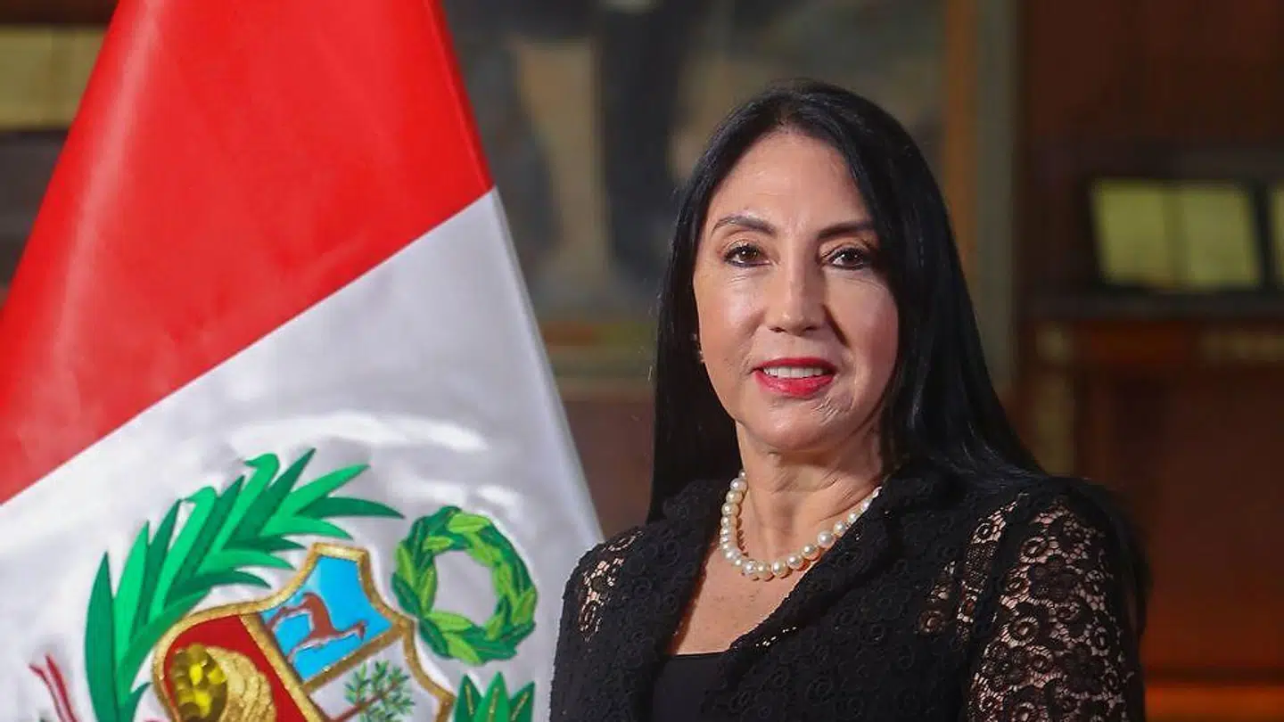 Elizabeth Astete er den anden minister, som må trække sig efter vaccineskandalen i Peru.