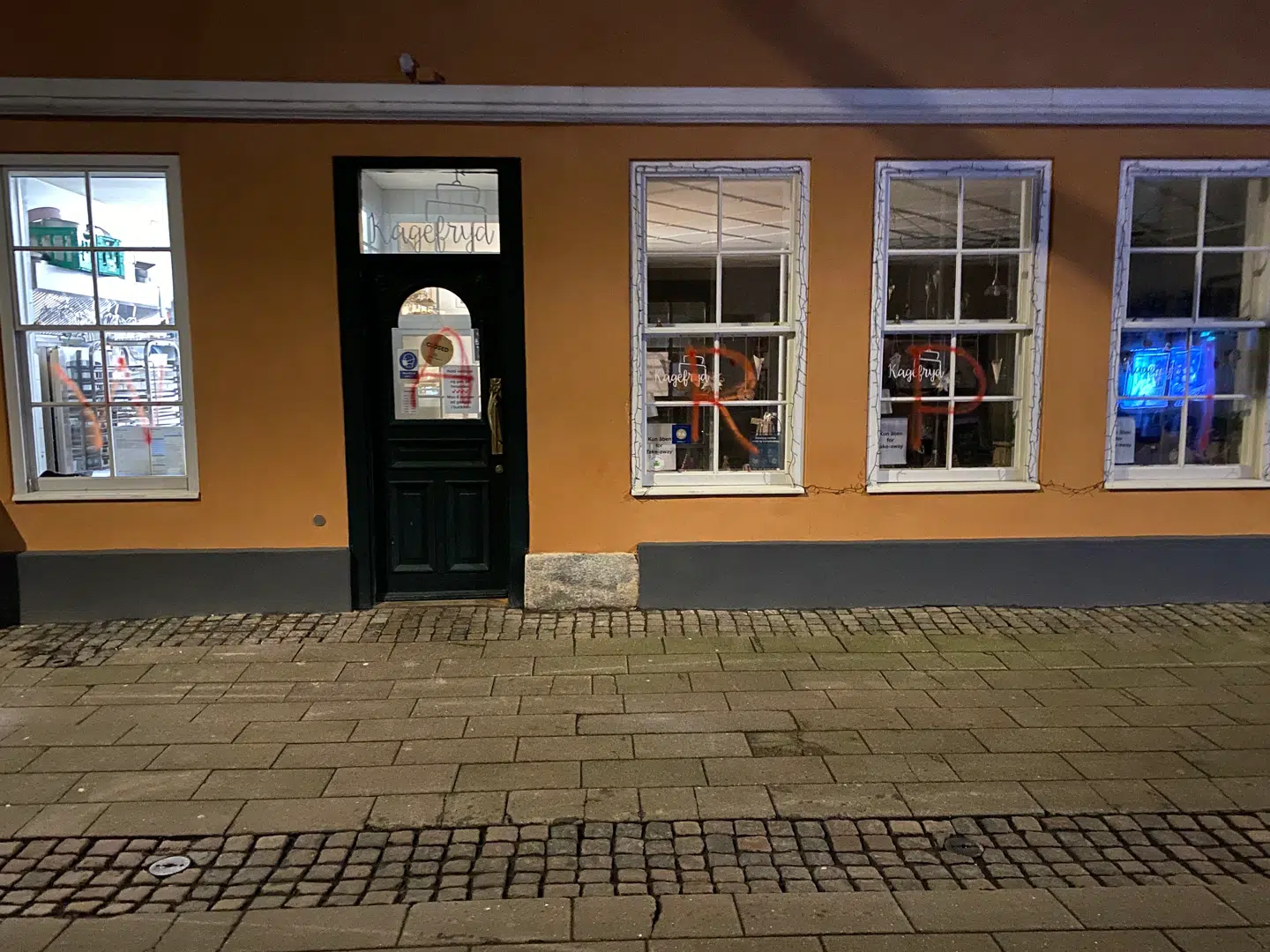'Warpig' var det første hadske budskab, som Jette Stub modtog, efter hun havde offentliggjort, at hun ville donere til veteran-organisationen.