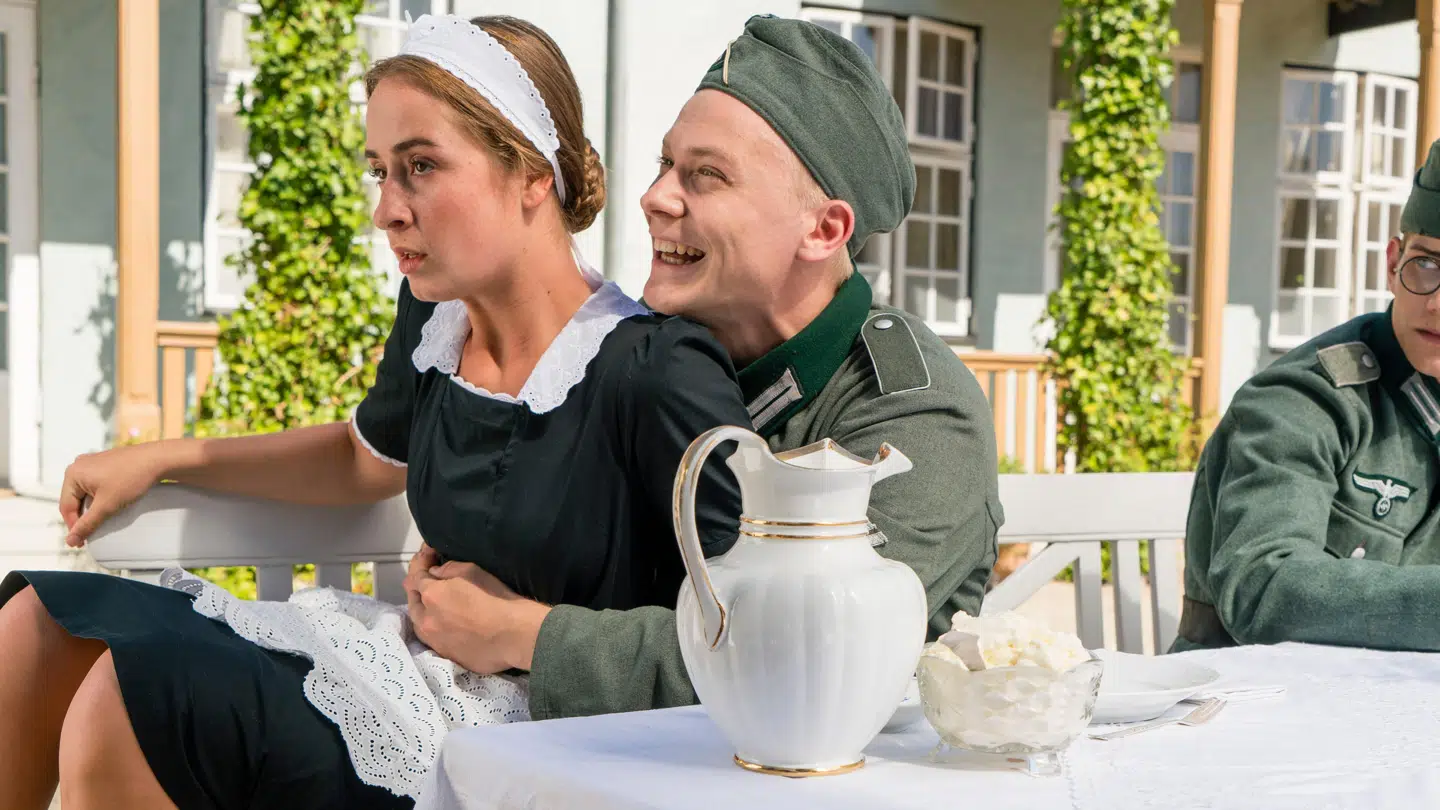 De tyske soldater bliver lidt for nærgående i andet afsnit.