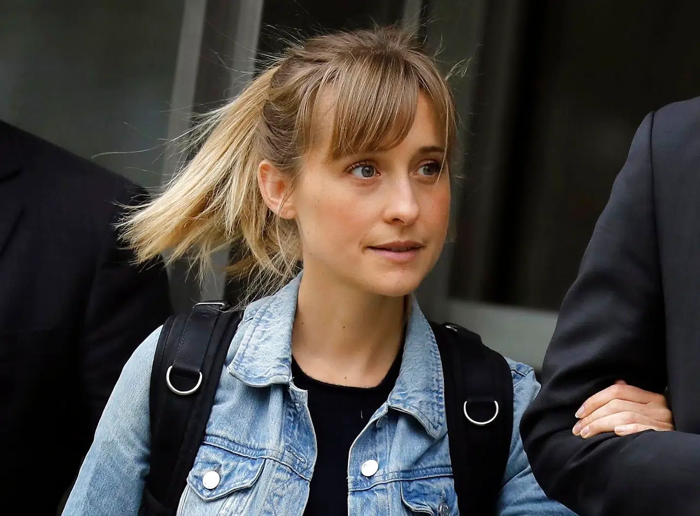 'Smallville'-stjernen Allison Mack spillede en markant rolle i sexkulten DOS og blev ved retten kendt skyldig i meddelagtighed. Hun afventer fortsat domsafsigelse.
