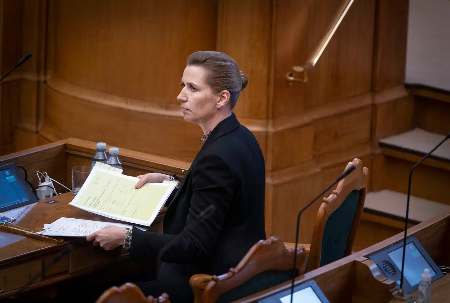 Mette Frederiksen under en spørgetime, lige efter beslutningen om den nationale minkaflivning var taget i november.