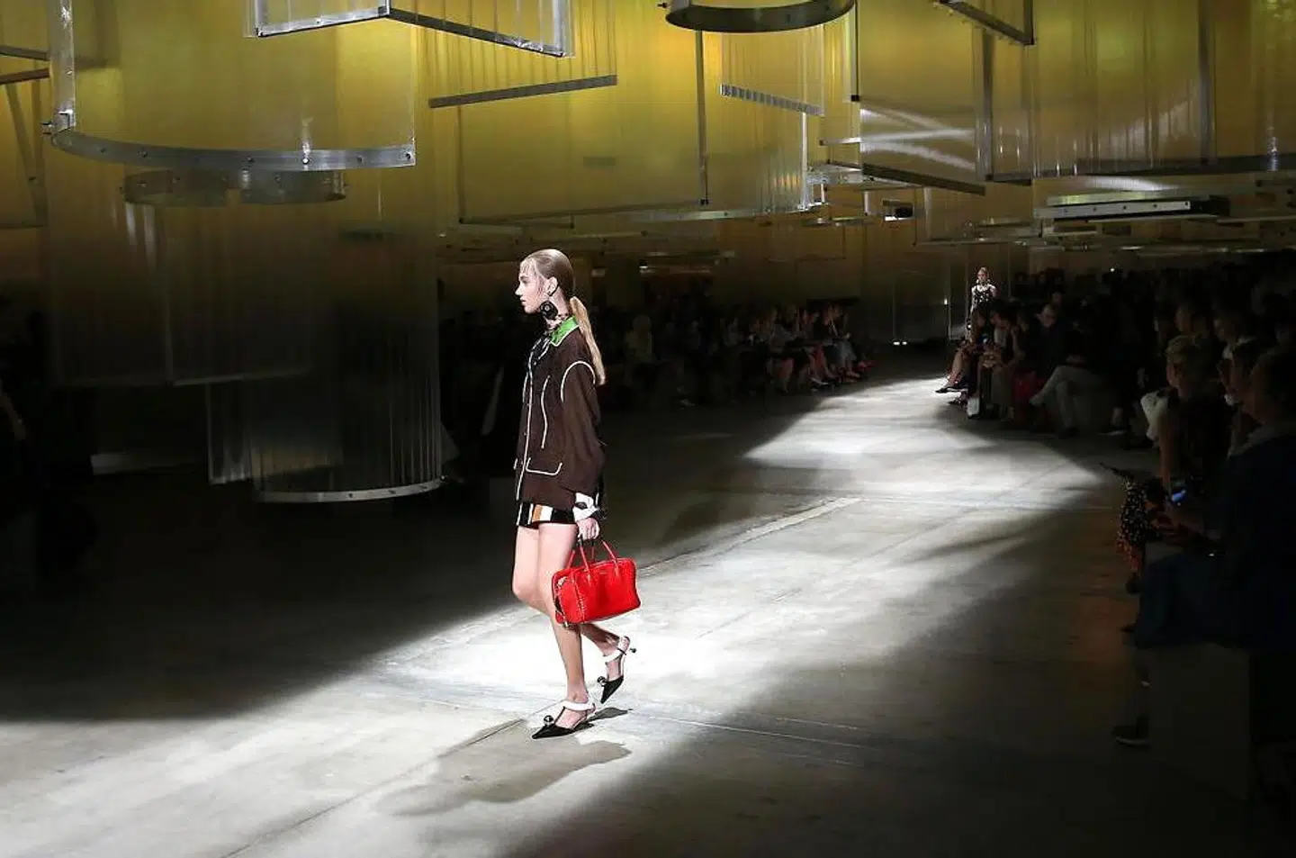 Det var i 2016 ved et show for Prada, at Moosgaard-tvillingerne fik deres gennembrud. Her ses en af pigerne.