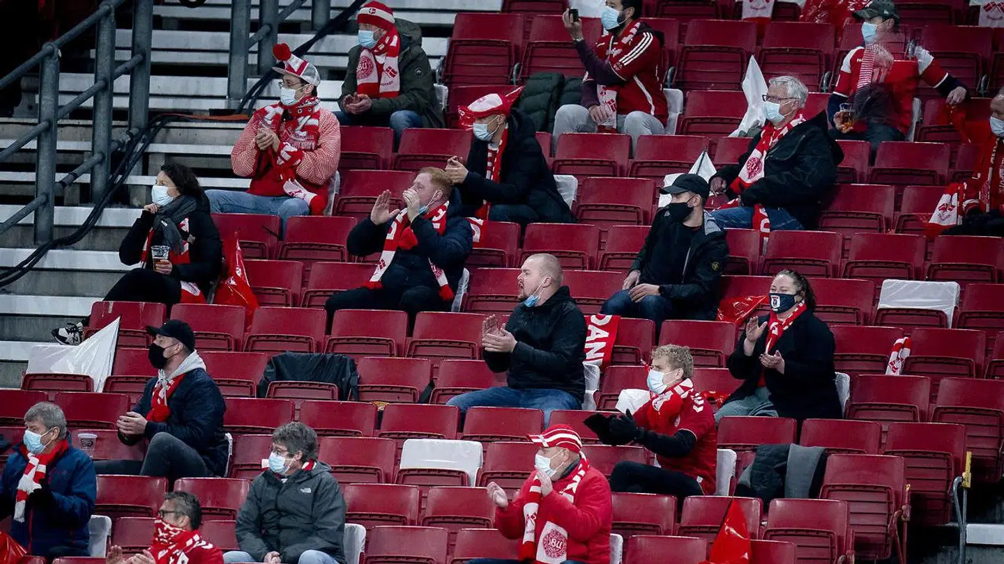 Ifølge to eksperter bør det være muligt for de danske roligans at tage i Parken til EM-kampene.