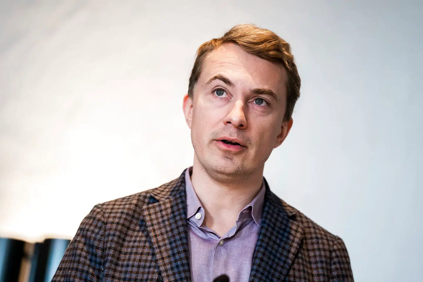 Morten Messerschmidt (DF). Regeringen har indgået en aftale med et bredt flertal i Folketinget. Klimaminister Dan Jørgensen præsenterer aftale om ejerskab og konstruktion af energiøen i Nordsøen på et pressemøde i Eigtveds Pakhus i København, torsdag den 4. februar 2021. Regeringen har indgået aftalen med et bredt flertal i Folketinget. (Foto: Martin Sylvest/Ritzau Scanpix 2021)