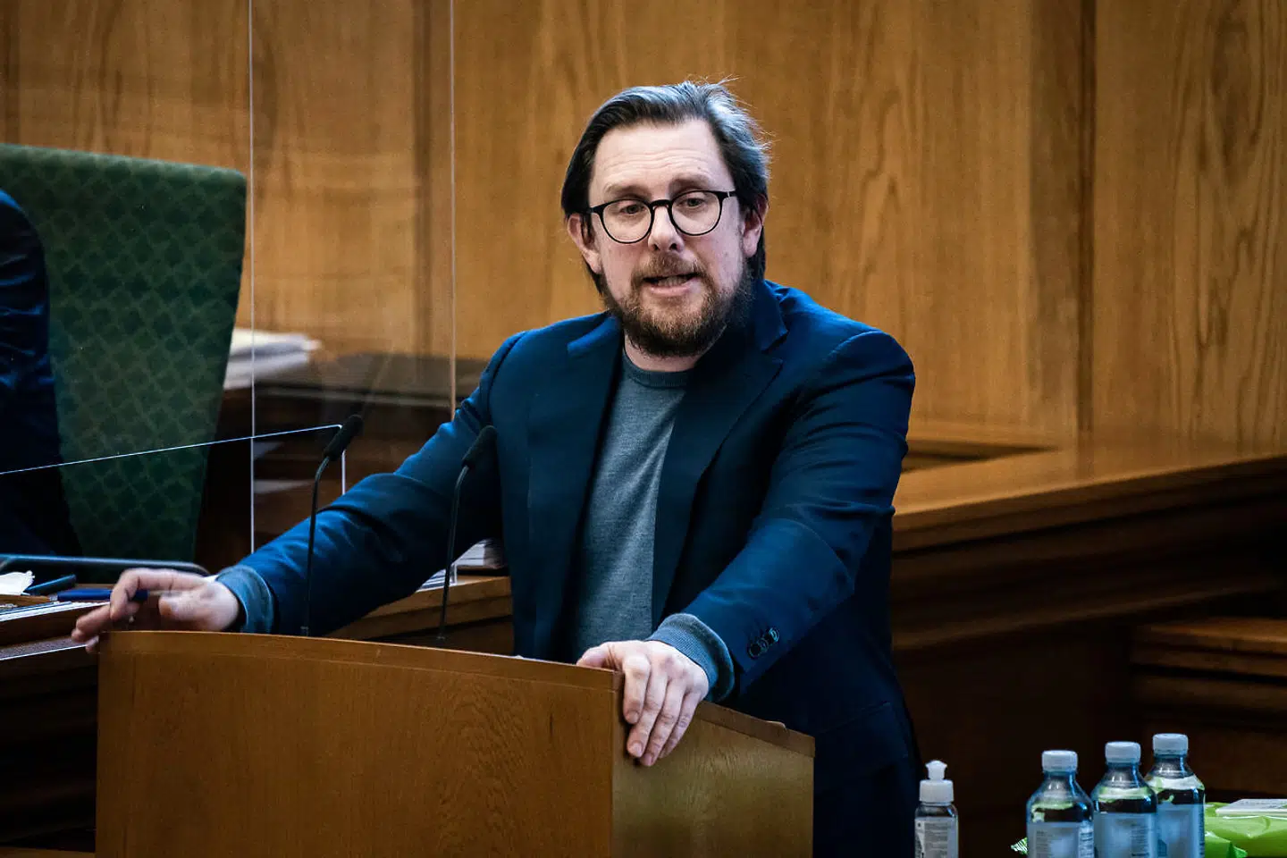 Simon Emil Ammitzbøll-Bille til møde i Folketingssalen. Det er det første af to møder 2. februar 2021. Det skyldes, at dette møde er afsat til sidste behandling af forslag til folketingsbeslutning om rigsretstiltale mod den tidligere udlændinge- og integrationsminister Inger Støjberg (V).
