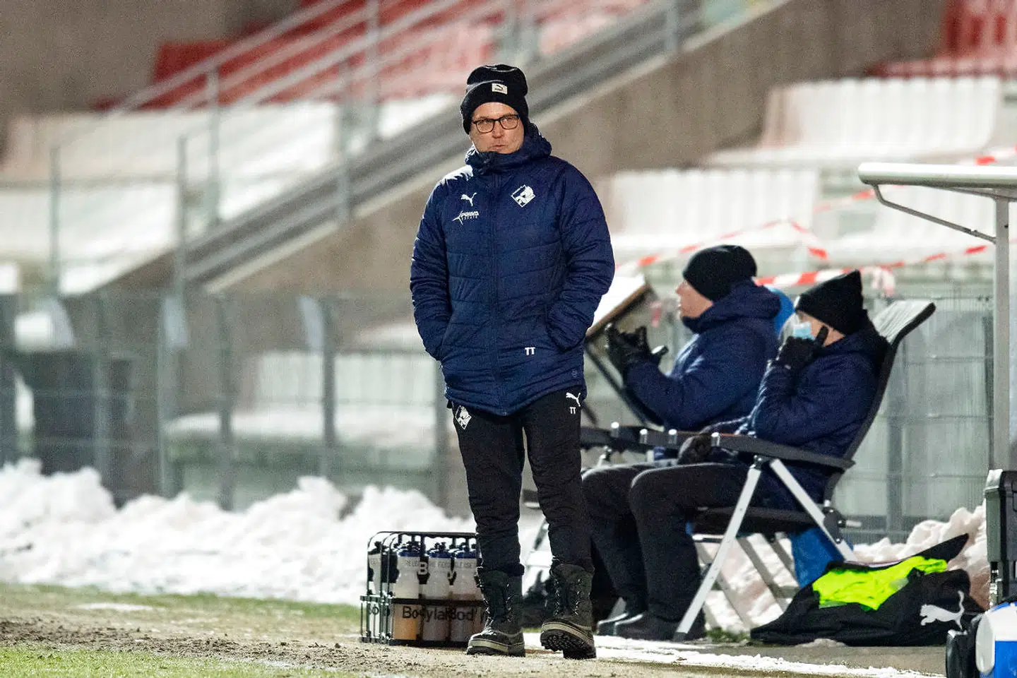Randers FC's cheftræner Thomas Thomasberg fortalte kampens dommer inden start, at banen var farlig at spille på.