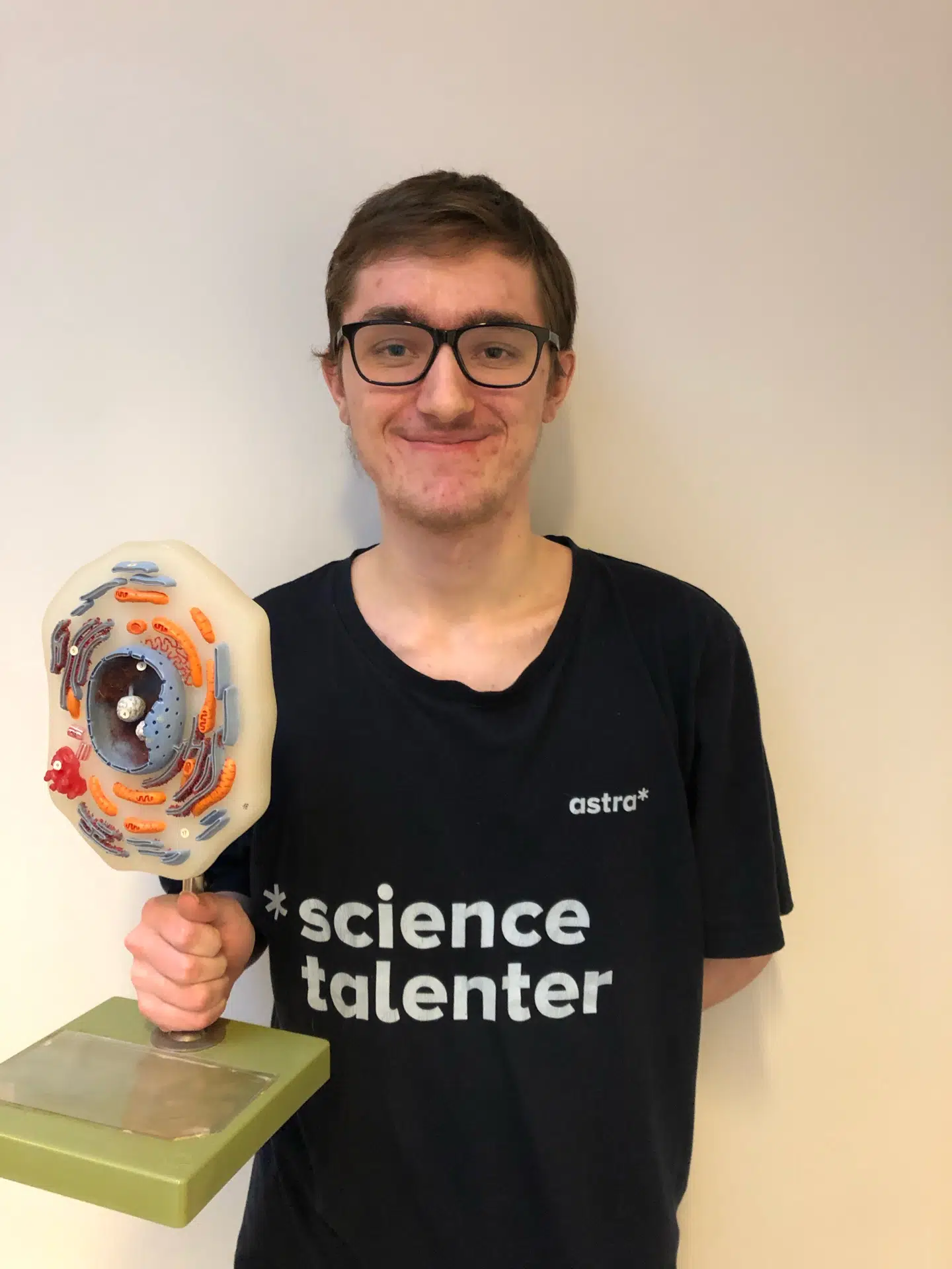 Poul Hempler er gået videre i fem ud af seks fag i scieneolympiaden.