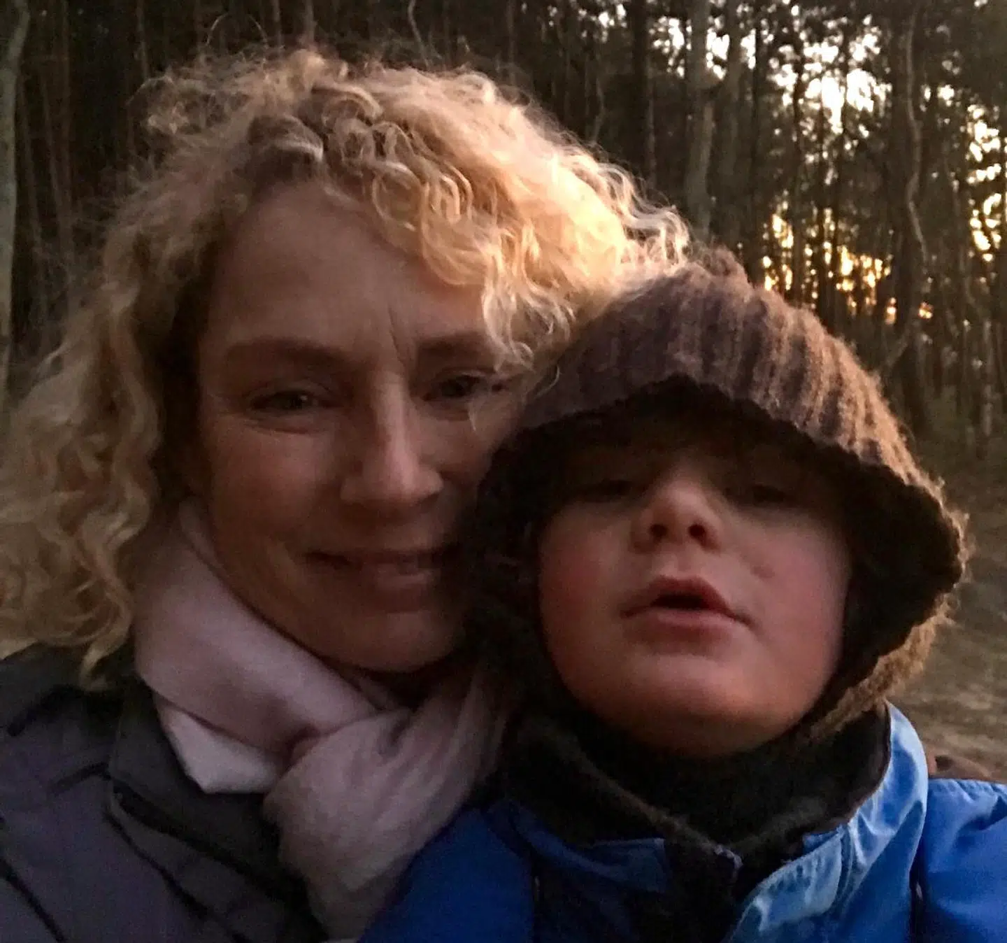 Eva og hendes syvårige søn Oliver fejrer flere af årets højtider ude på landets shelterpladser.