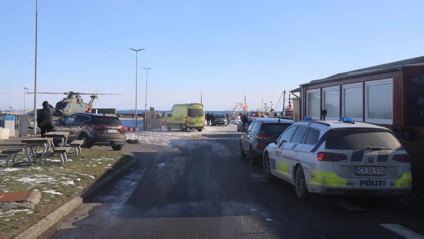 Masser af mandskab nåede hurtigt frem til Spodsbjerg havn.